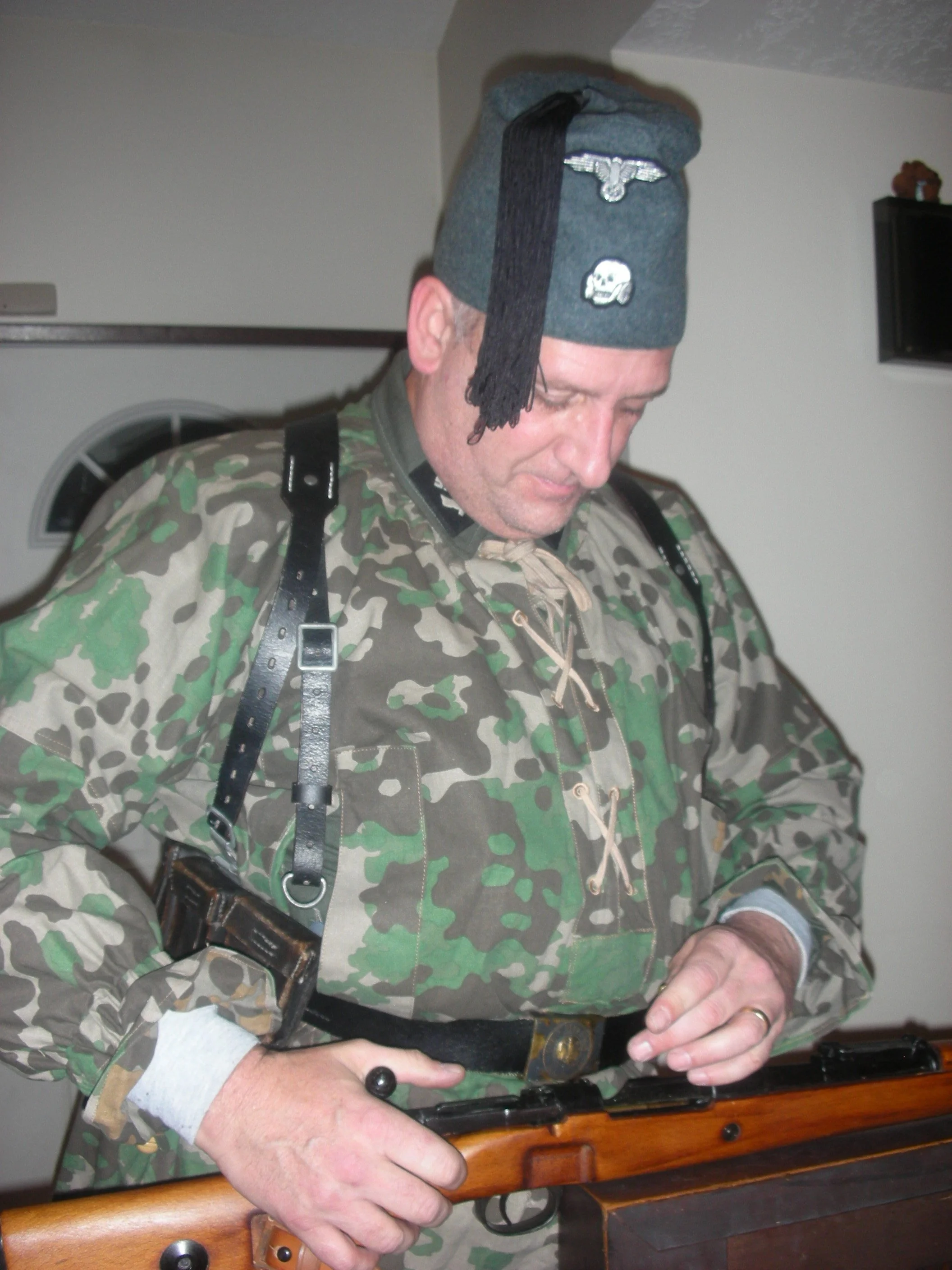 その他 WAFFEN-SS CAMOUFLAGE UNIFORMS Waffen-SS Camouflage Uniforms, V2: M44 Drill