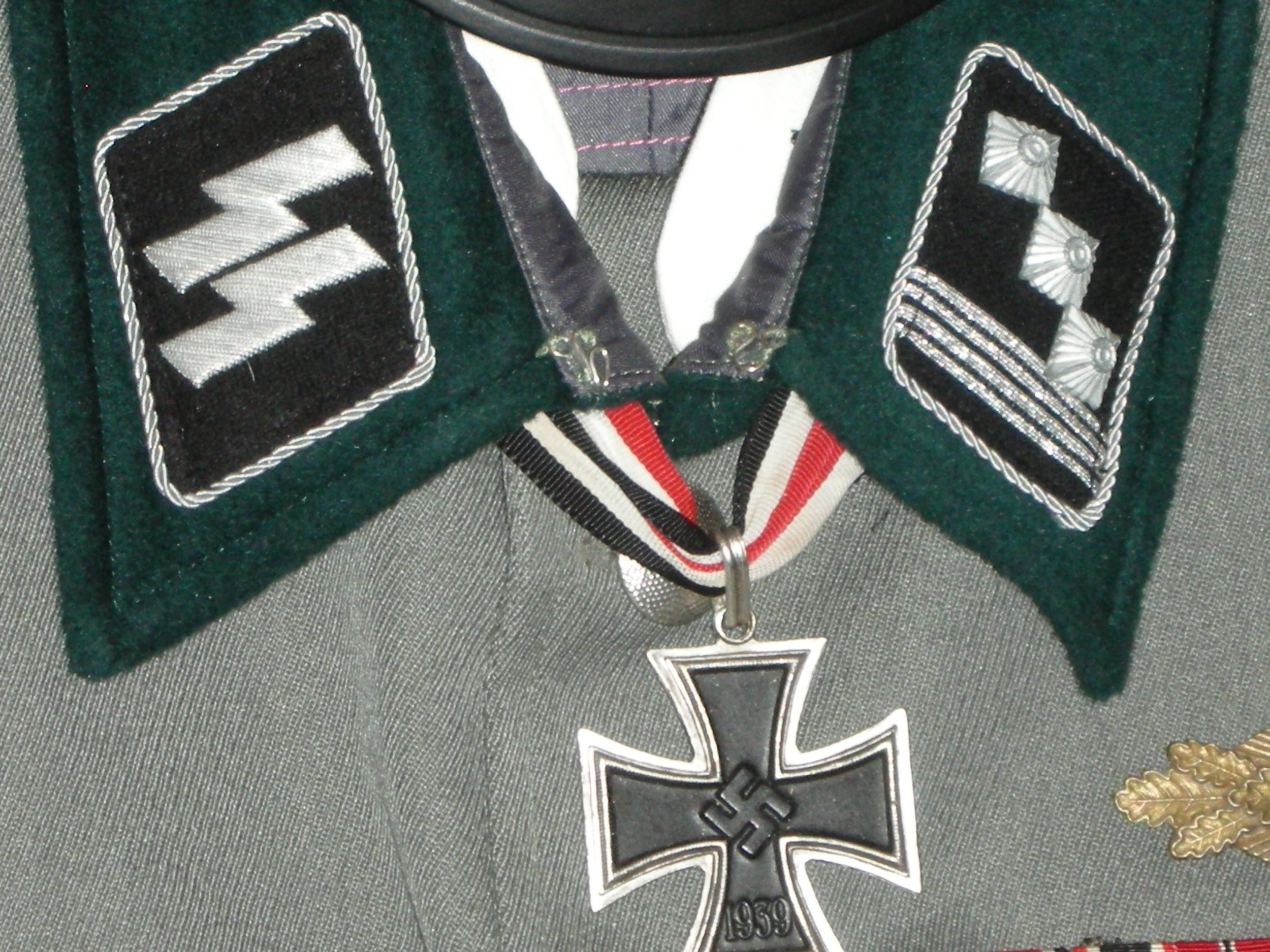 SS. Germania Div. Officer Dress Uniform (34).JPG