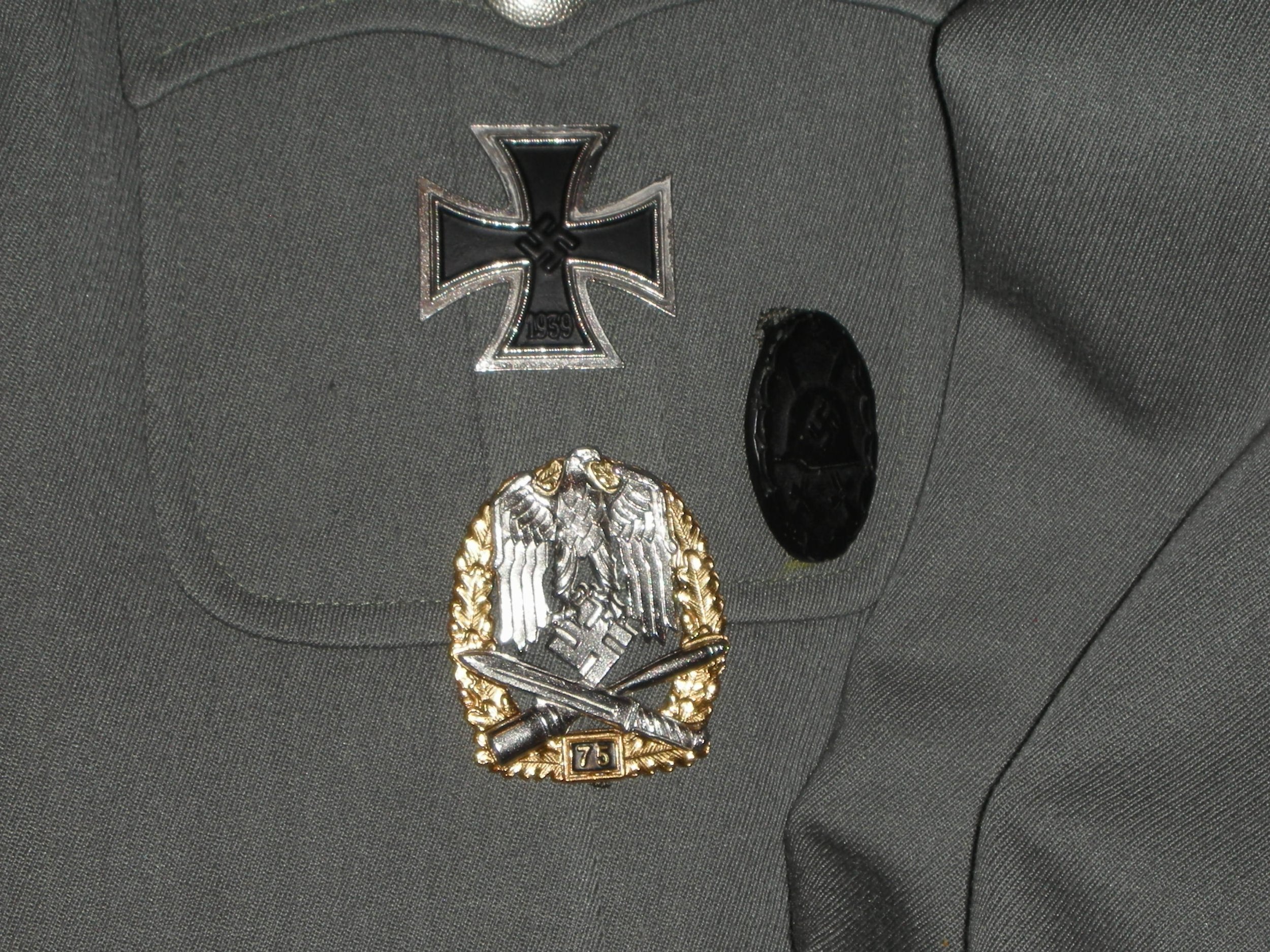 SS. Germania Div. Officer Dress Uniform (11).JPG