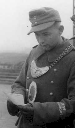 german_ww11_feldjagerkorps_gorget.gif