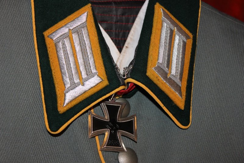Ober.Lt.Kav.Rgt.17  Waffenrock (8).JPG