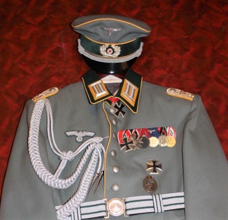 Ober.Lt.Kav.Rgt.17  Waffenrock (33).JPG