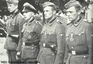 Waffen-SS artillerymen.jpg