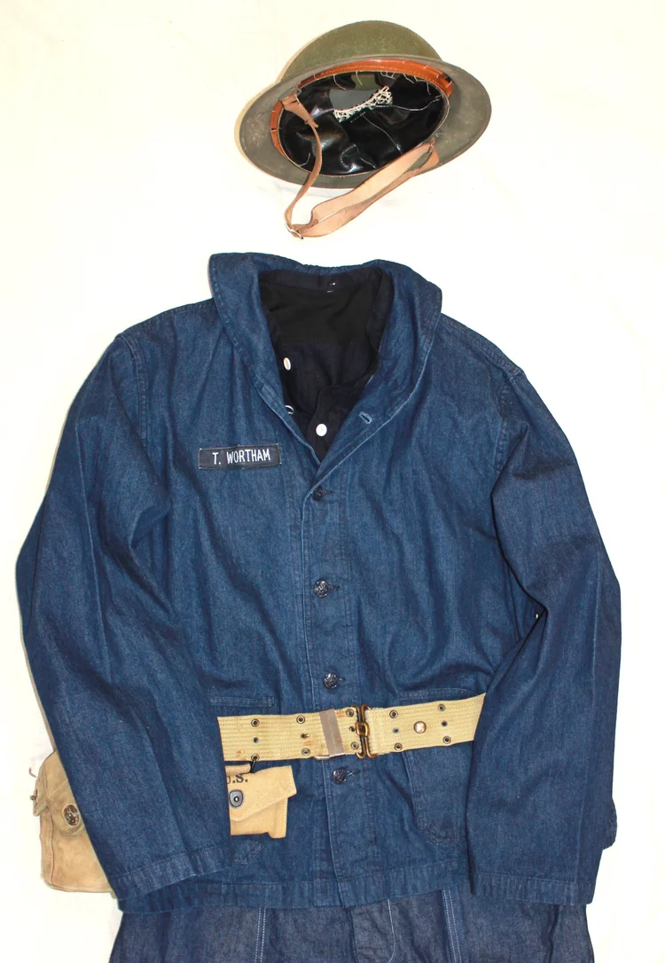ww2 navy dress blues U.S. Navy, Battle Uniforms WWII: — The Military Mark this book provides a