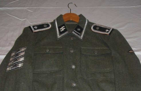 SS. M44 Feldgendarmerie Jacket (10).JPG