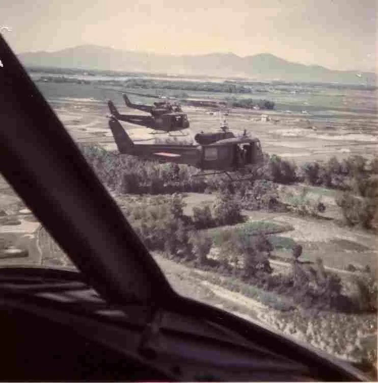 commancheros in flight.jpg