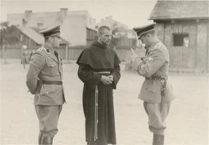 [Probably,+two+SD+officers+questioning+a+Polish+cleric.].jpg