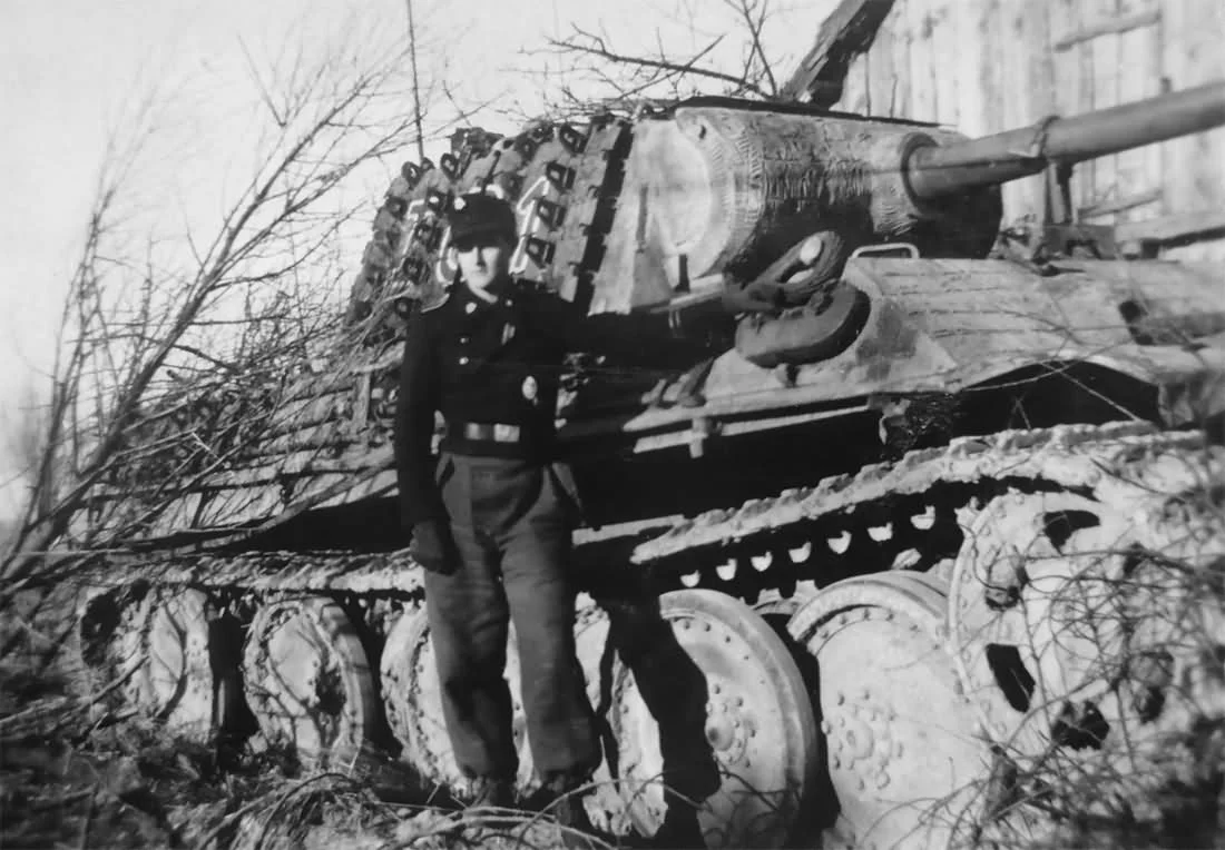 Panther_Ausf_G_of_3rd_SS_Panzer_Division_Totenkopf.jpg
