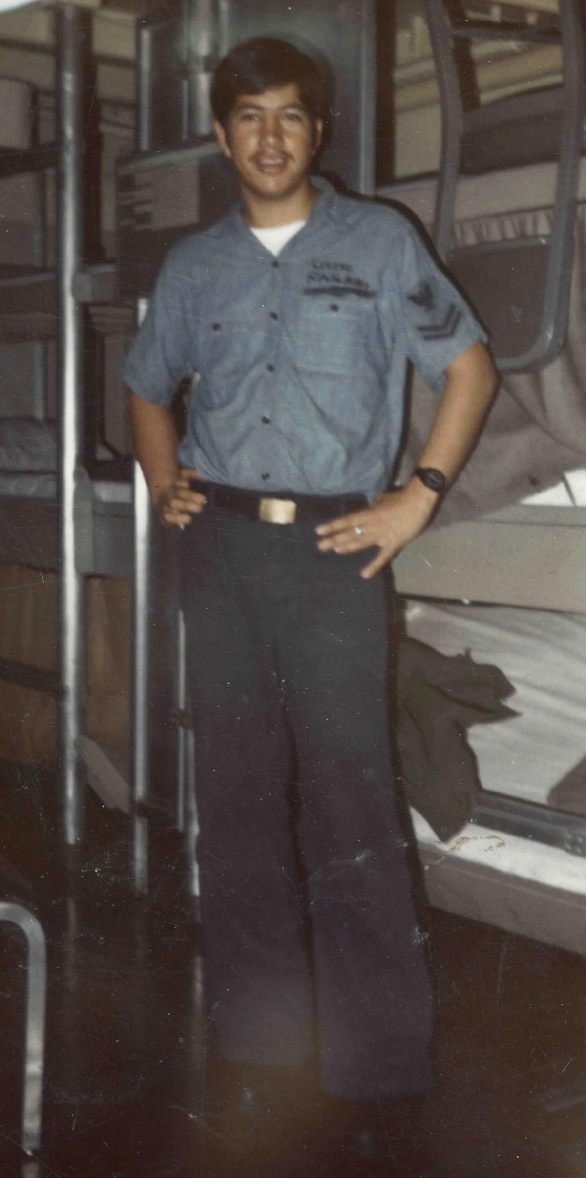 W Div berthing 1972, USS Midway.jpg
