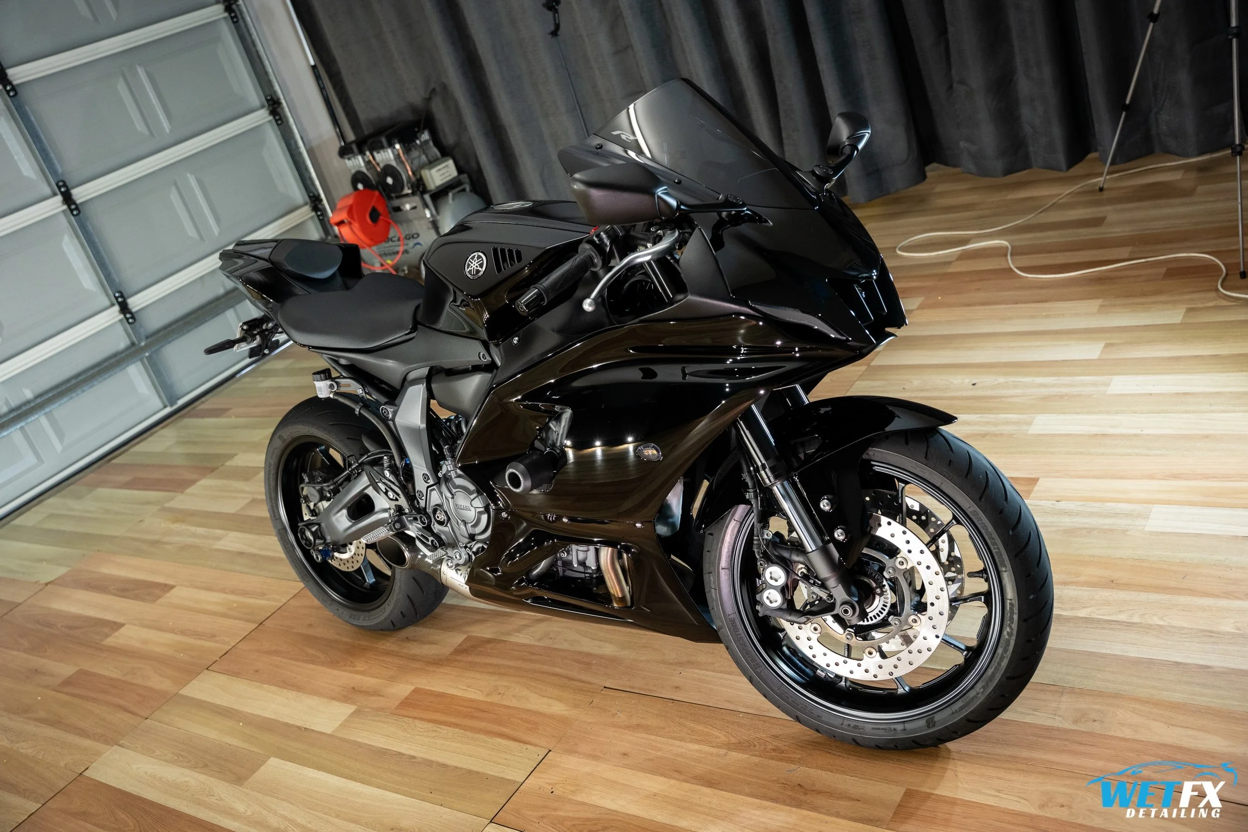 Yamaha R7 looking better than new 👌 the tank scuff pads and r7 decals were removed for a cleaner look before giving this thing a solid polish and graphene coating 

#yamaha #r7 #yamahar7