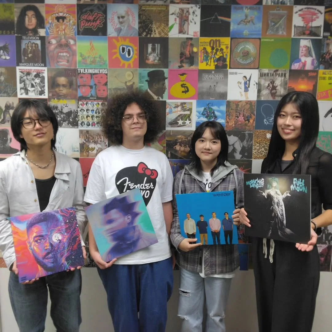 * Kid Cudi &ndash; Man on the Moon III: The Chosen (2020)

Denzel Curry &ndash; Melt My Eyez See Your Future (2022)

Weezer &ndash; Weezer (1994)

Moonchild Sanelly &ndash; Full Moon (2025)