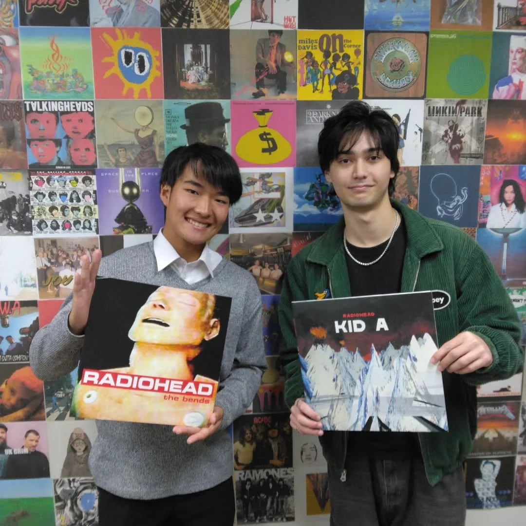 * Radiohead &ndash; The Bends (1995)

Radiohead &ndash; Kid A (2000)