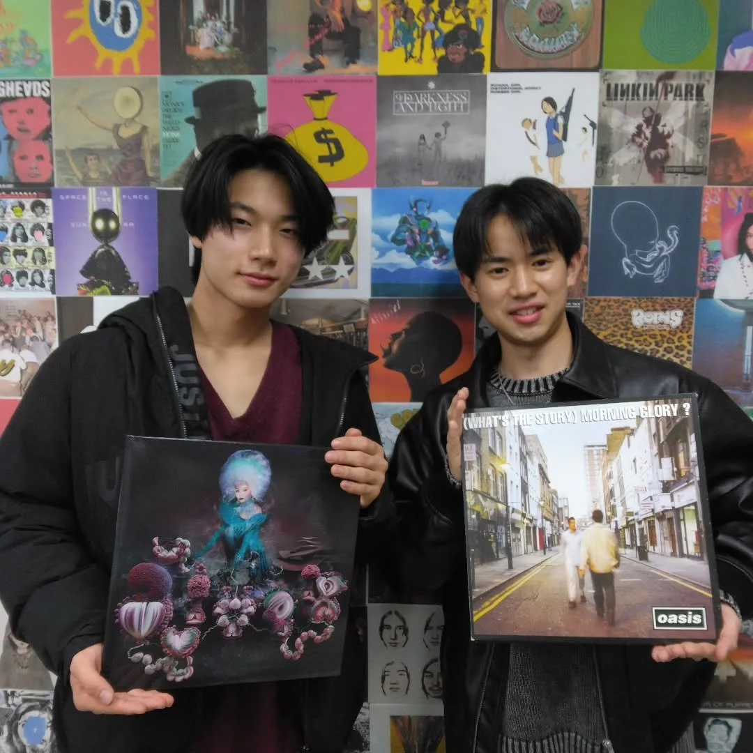 * Bj&ouml;rk &ndash; Fossora (2022)

Oasis &ndash; (What's the Story) Morning Glory? (1995)