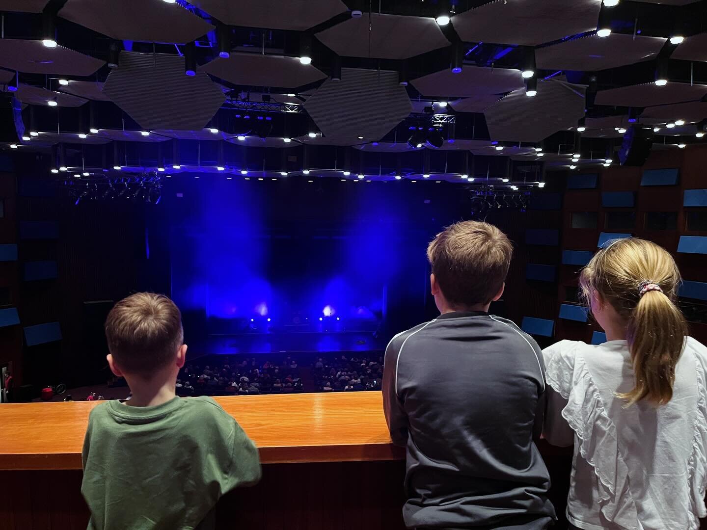 I always want to lean into having a growth mindset, which for me involves trying new things and stepping out of my comfort zone. 

I want to share this with my children, so this weekend we tried something new. We went to a Queen tribute concert 🎶 

