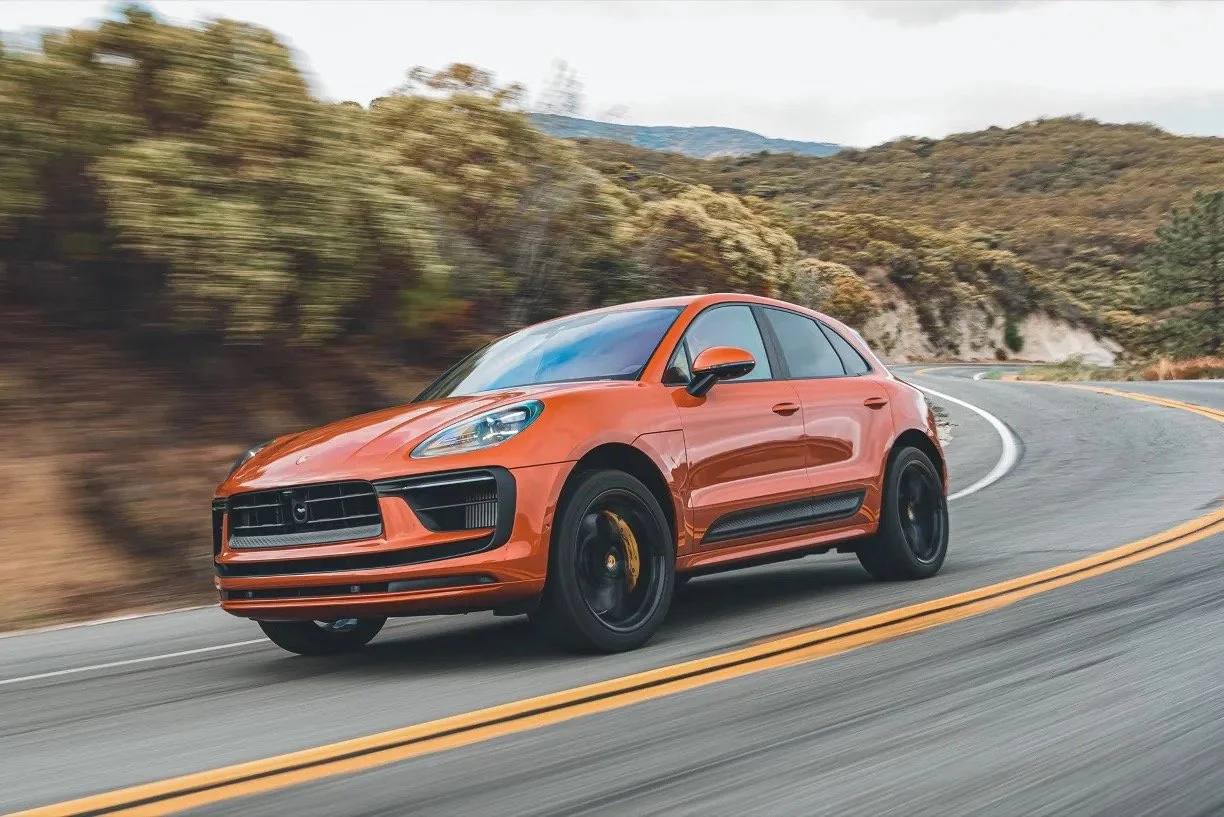 Zerosa-Luxury-Car-Rental-YVR-Porsche-Macan-.jpg