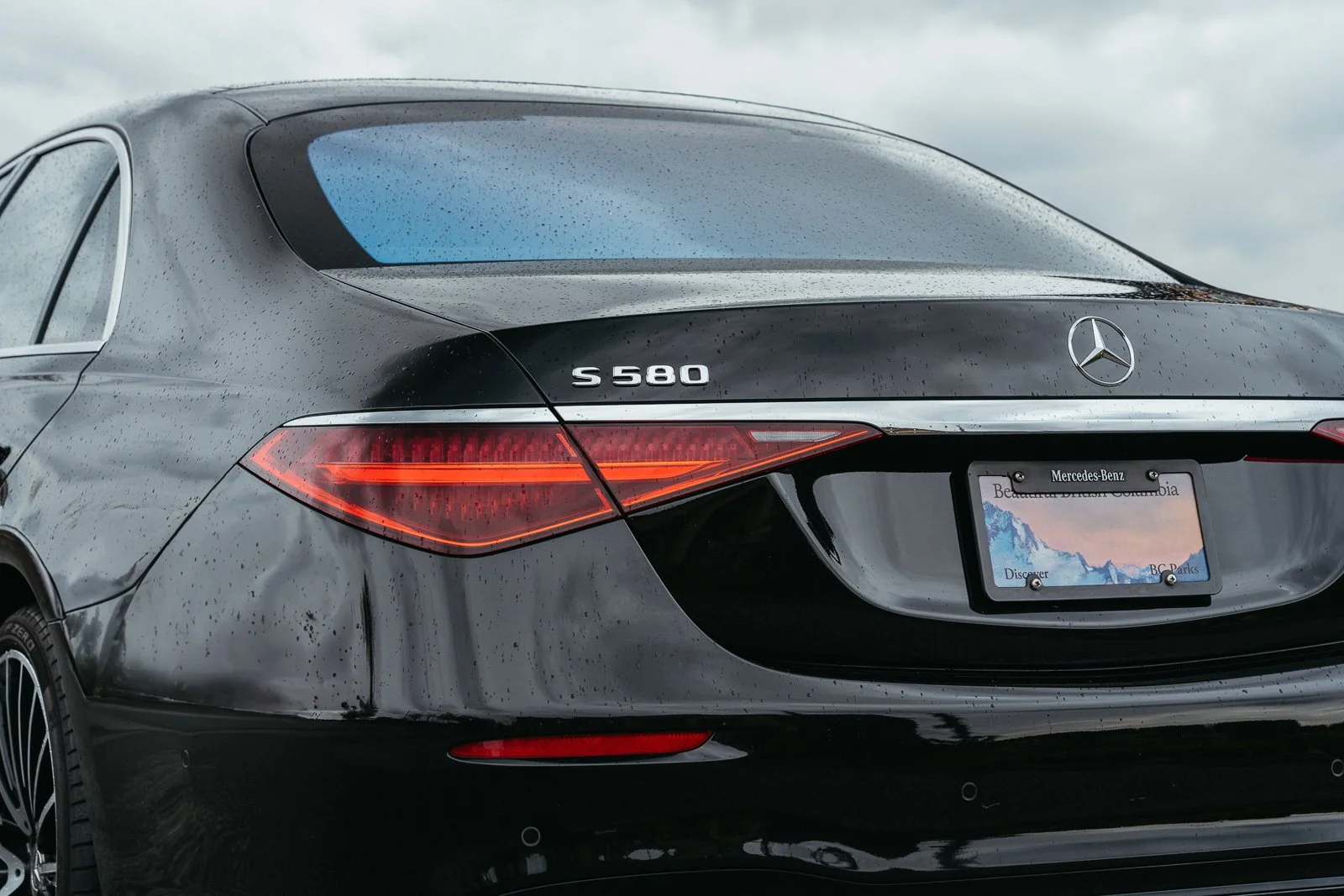 ScenicRush-Rentals-YVR-Mercedes-S580-10.jpg