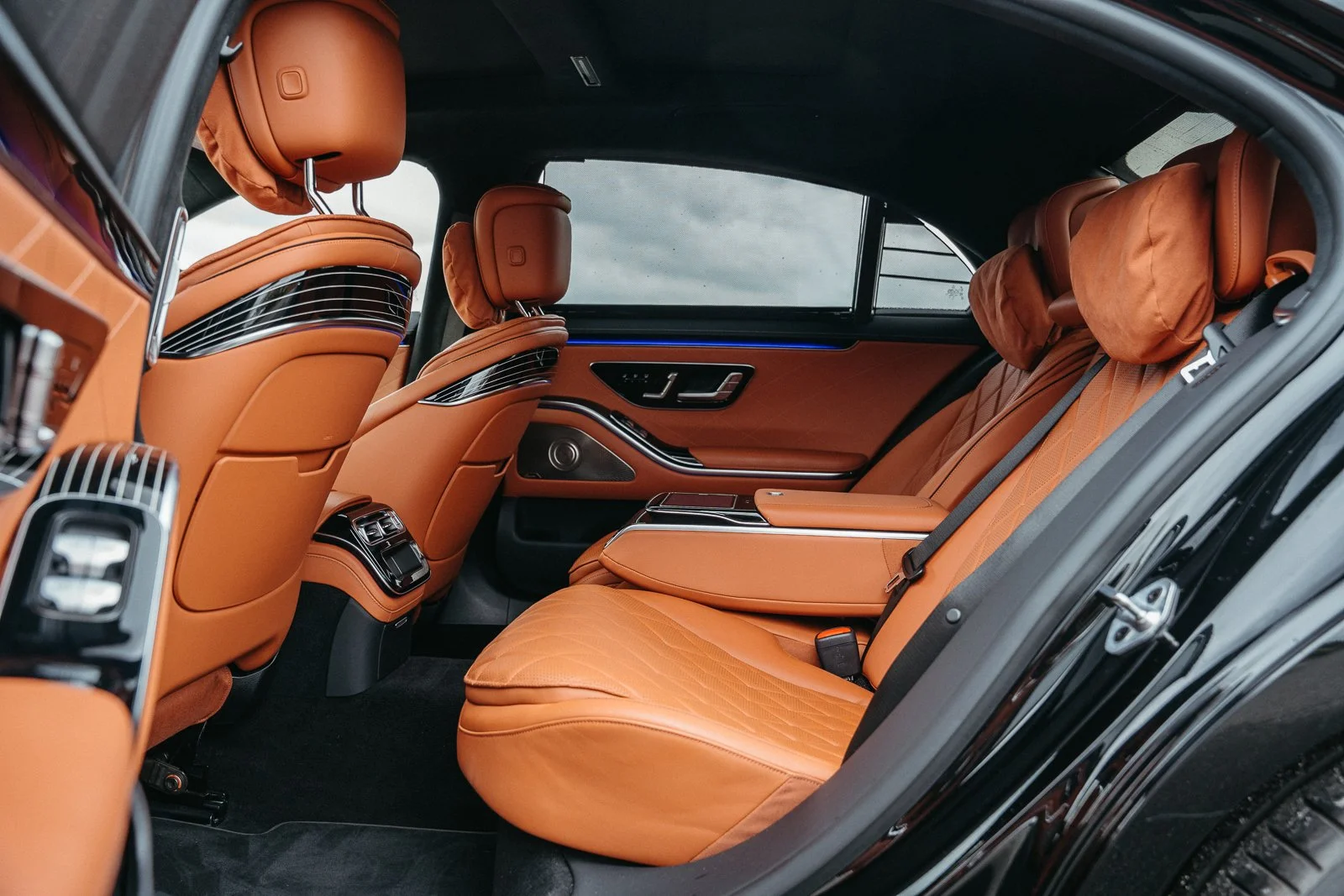 ScenicRush-Rentals-YVR-Mercedes-S580-20.jpg