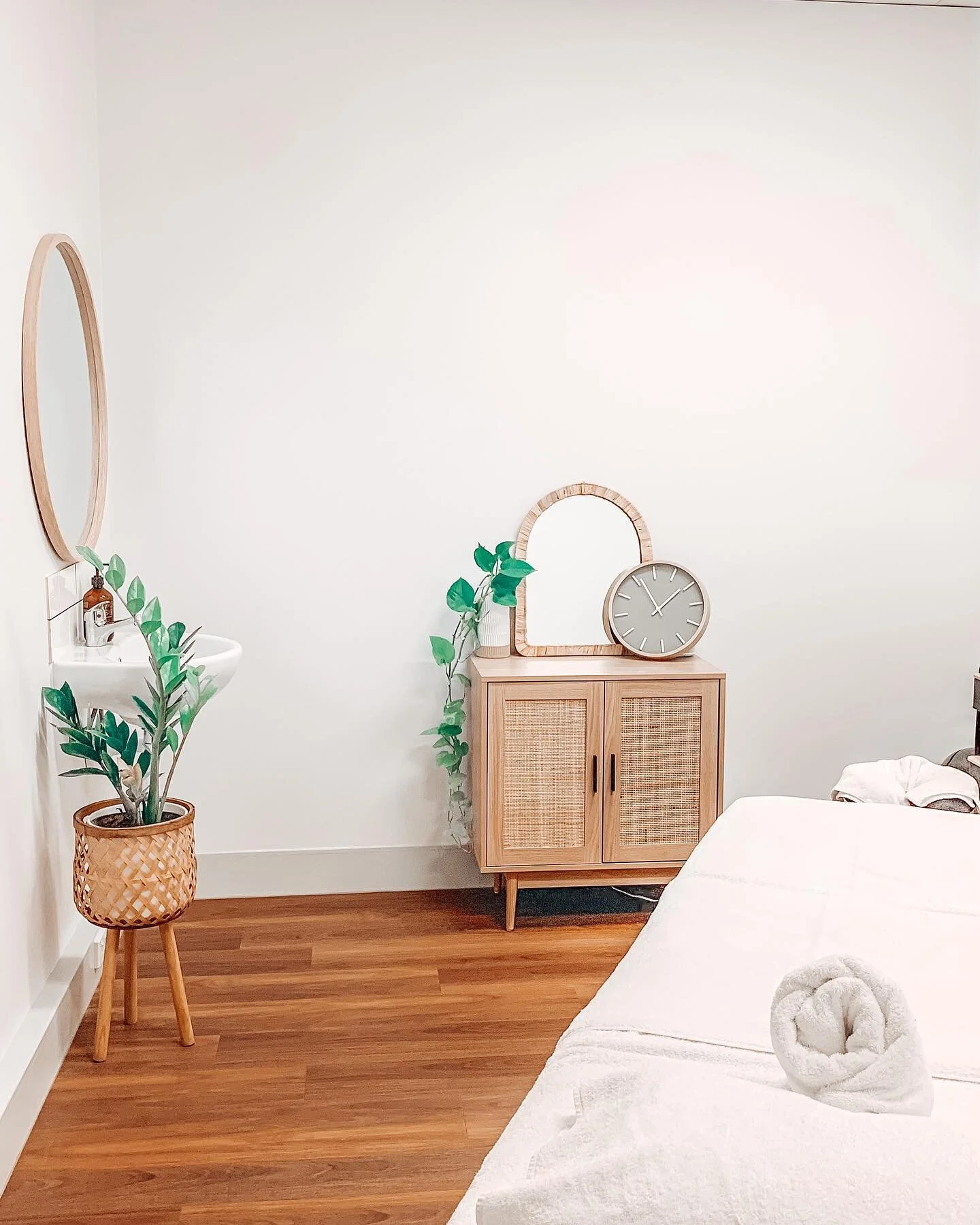 How pretty is my work space 😍 @pace_karratha 

It can be your safe place too! 
DM for bookings.