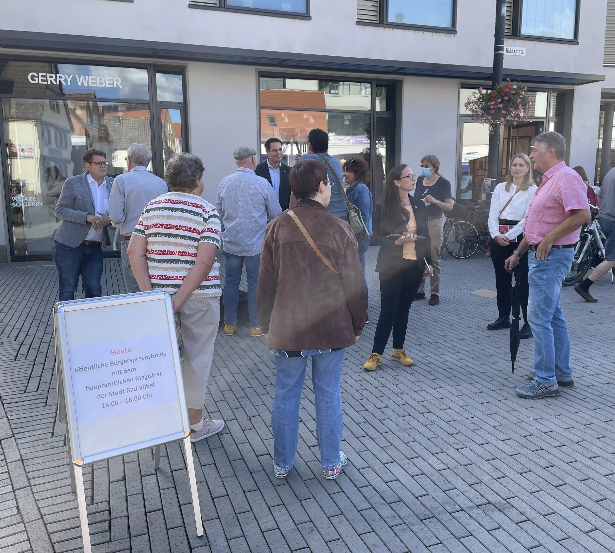 Am 21. August mit dem hauptamtlichen Magistrat sprechen