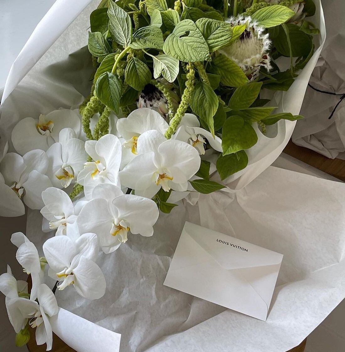 Posted @withregram &bull; @mathildegoehler Birthday flowers is the way to my heart 🍀🥺😭 (and hormones) @louisvuitton thank you 🤍 annonce &hellip; Flowers and a handwritten letter from Louis Vuitton by #copenhagencalligraphy for the beautiful Mathi