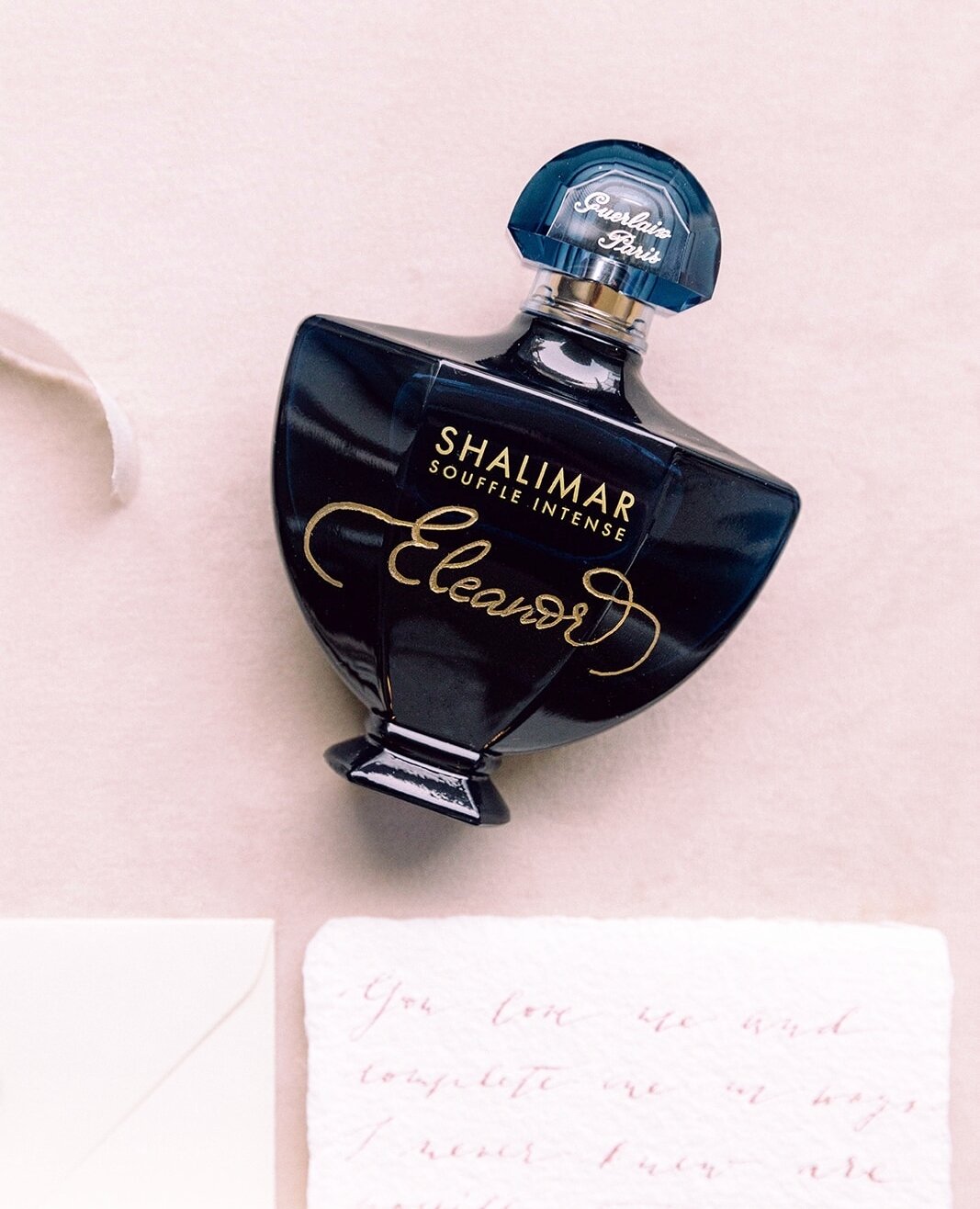 Personalizing perfumes requires quite a firm hand. Especially if the flacon is not perfectly flat but has some curves as this one!⁠
The scent and flacon design are just dreamy though...⁠
.⁠
.⁠
.⁠
.⁠
.⁠
⁠
#copenhagencalligraphy #calligraphylover #k&os