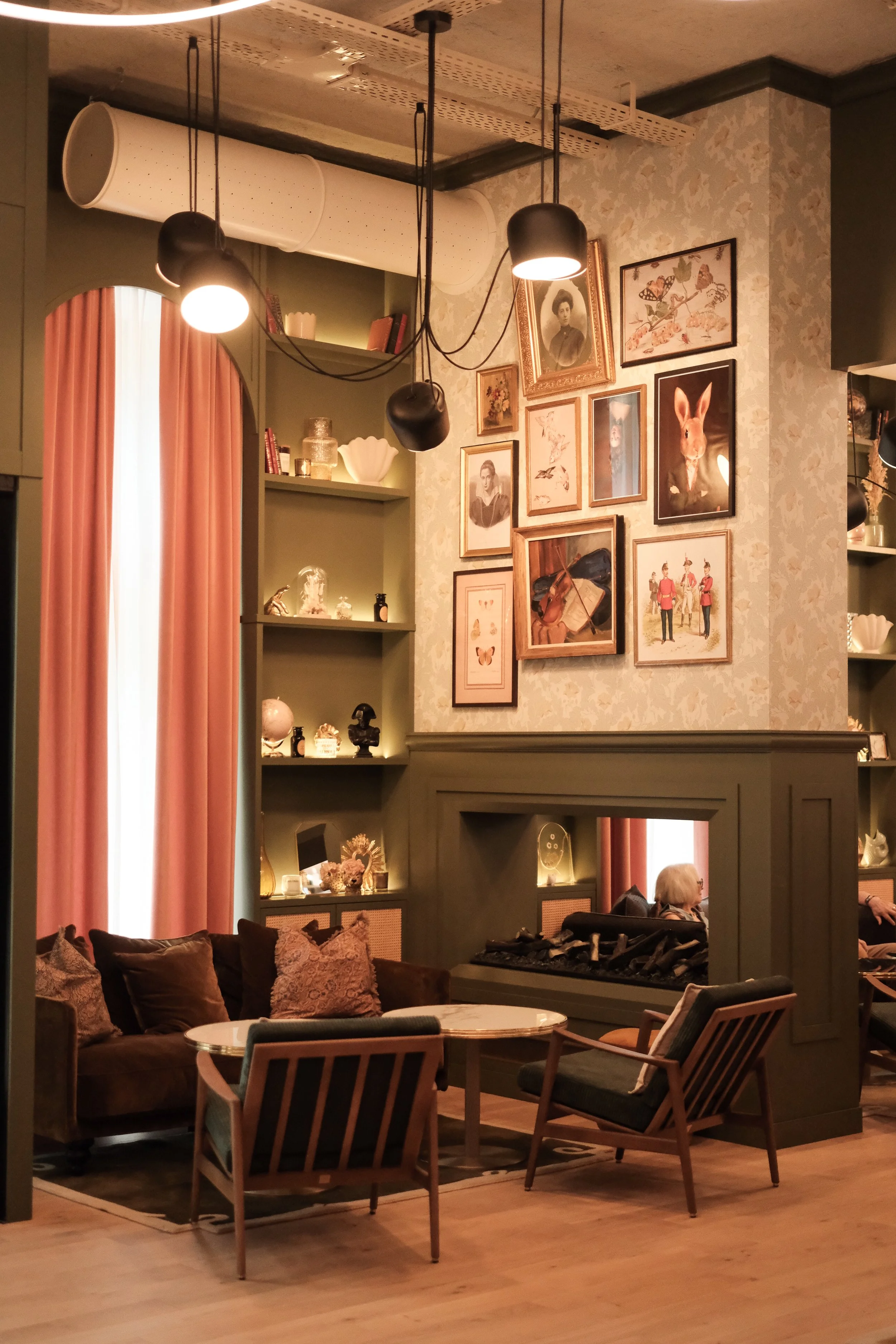SQUARE LODGE HOTEL 4**** HANDWRITTEN COLLECTION LA ROCHE SUR YON — Wunder