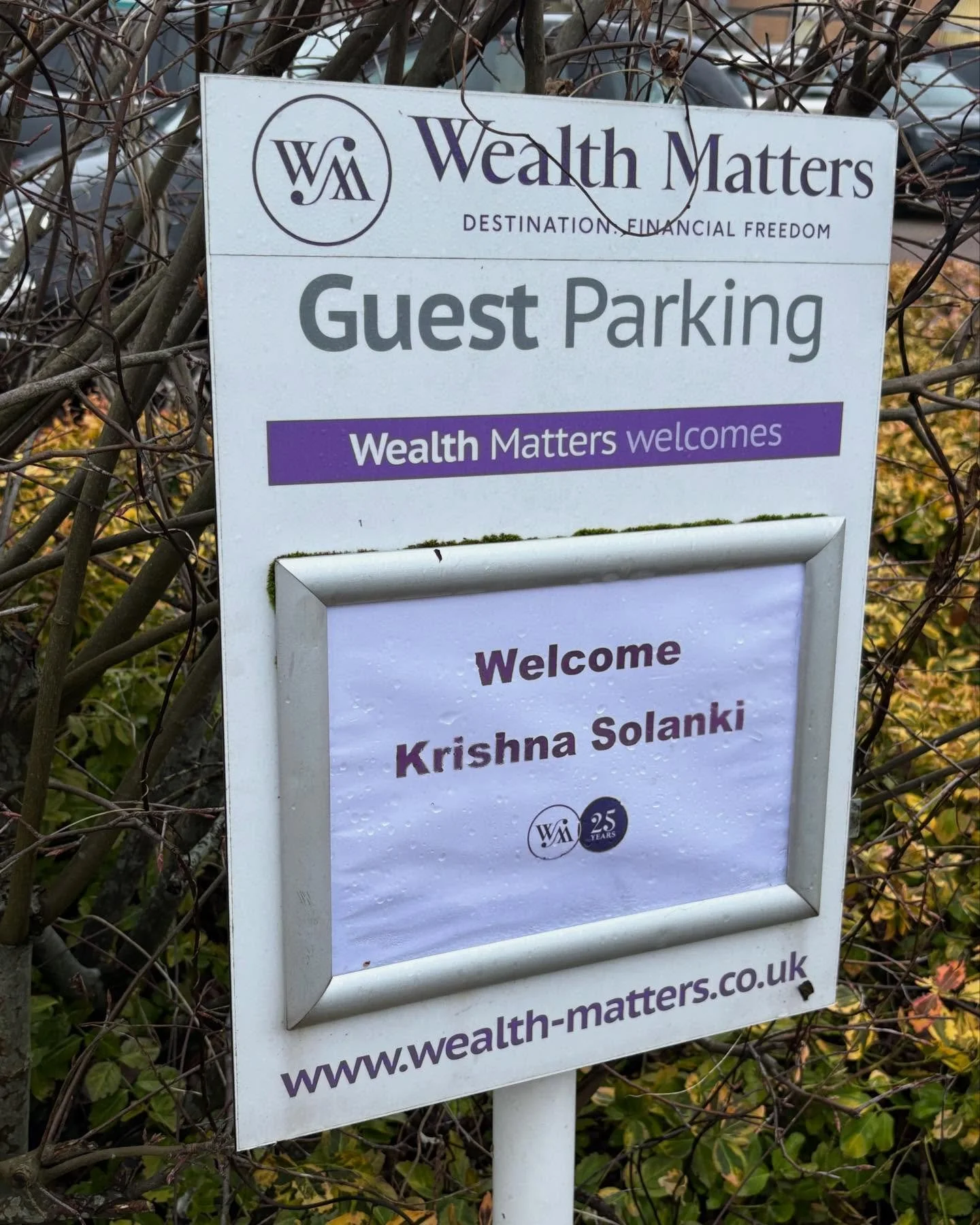 Ever walked into a business and just felt like they had their act together?

Not just the logo. Not just the website.
The whole experience.

Recently I spent a full Designer Day onsite with a client and it was such a brilliant example of branding con