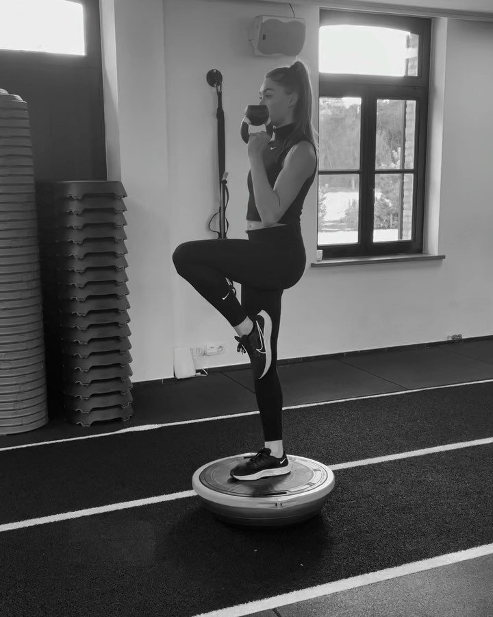 How is your balance? 

@annanijs working hard during her PT-session 💪
.
.
.
.
#personaltrainer #personaltraining  #balancetraining #balance #bosu #bosuballworkout
