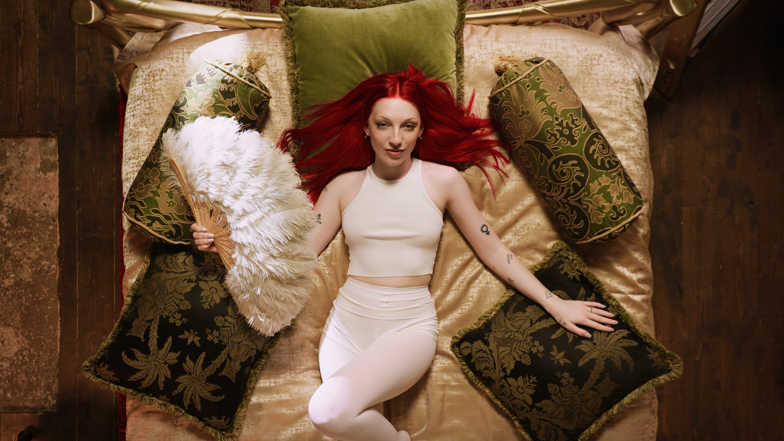 SOPHIE HORIZONTAL CUTDOWNS.00_01_26_00.Still015.png
