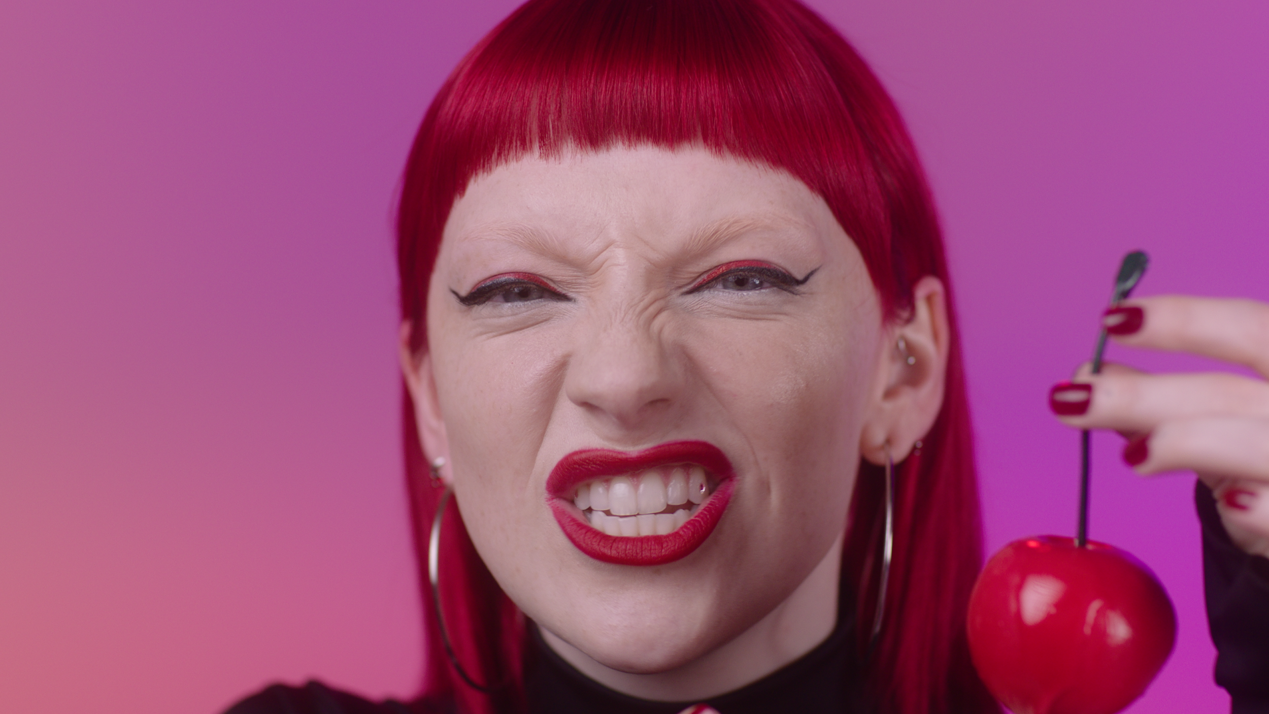 SOPHIE AND THE GIANTS 'BAD FRIENDS' - STILLS .00_02_23_01.Still020.png