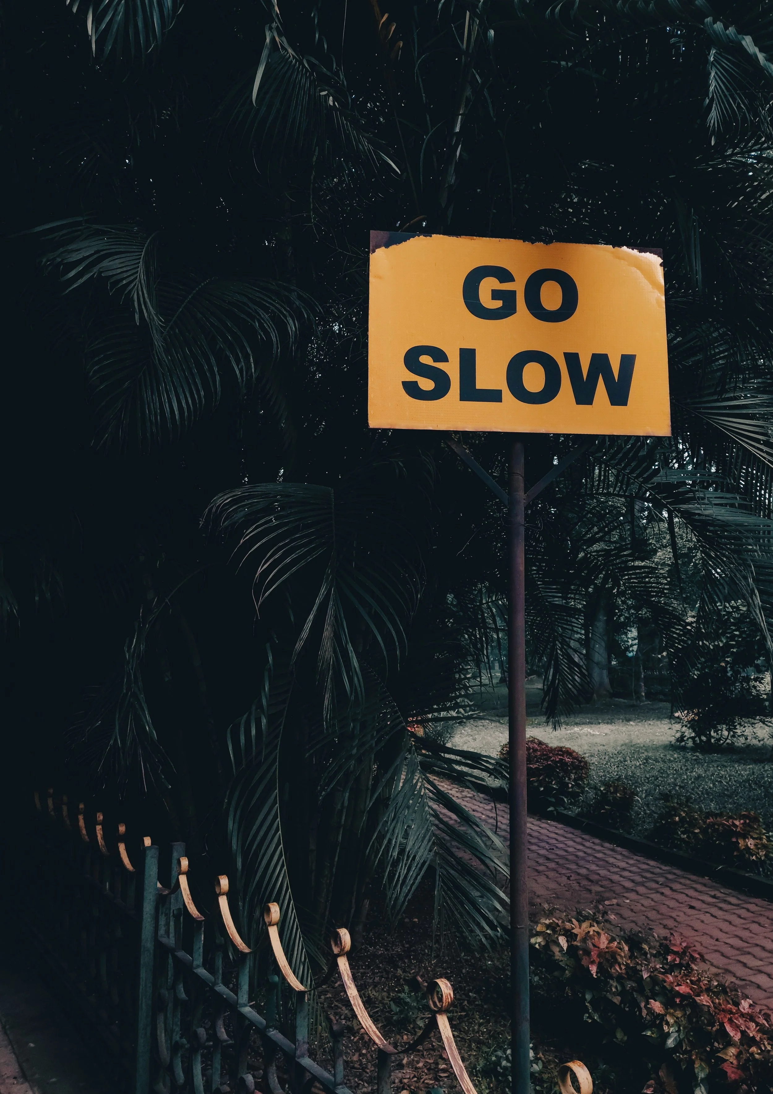 The AI content explosion: why change communications must stay human