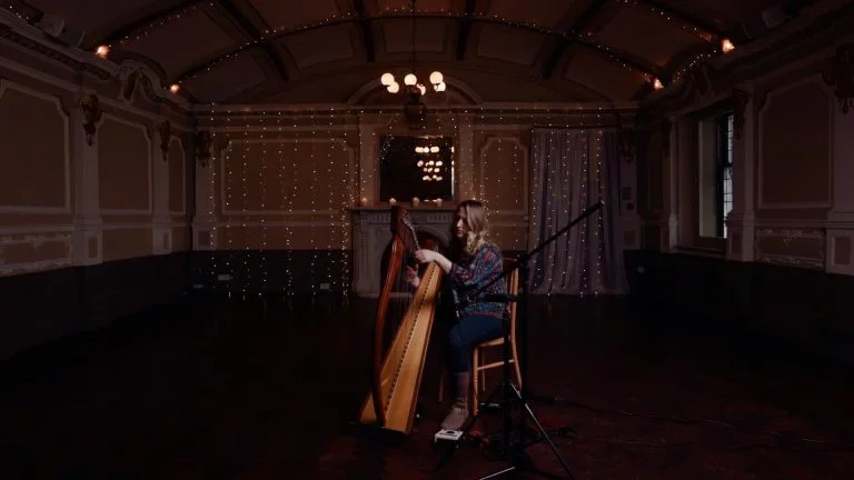 Ailie Robertson (Mo Dhachaidh, Lochdon)