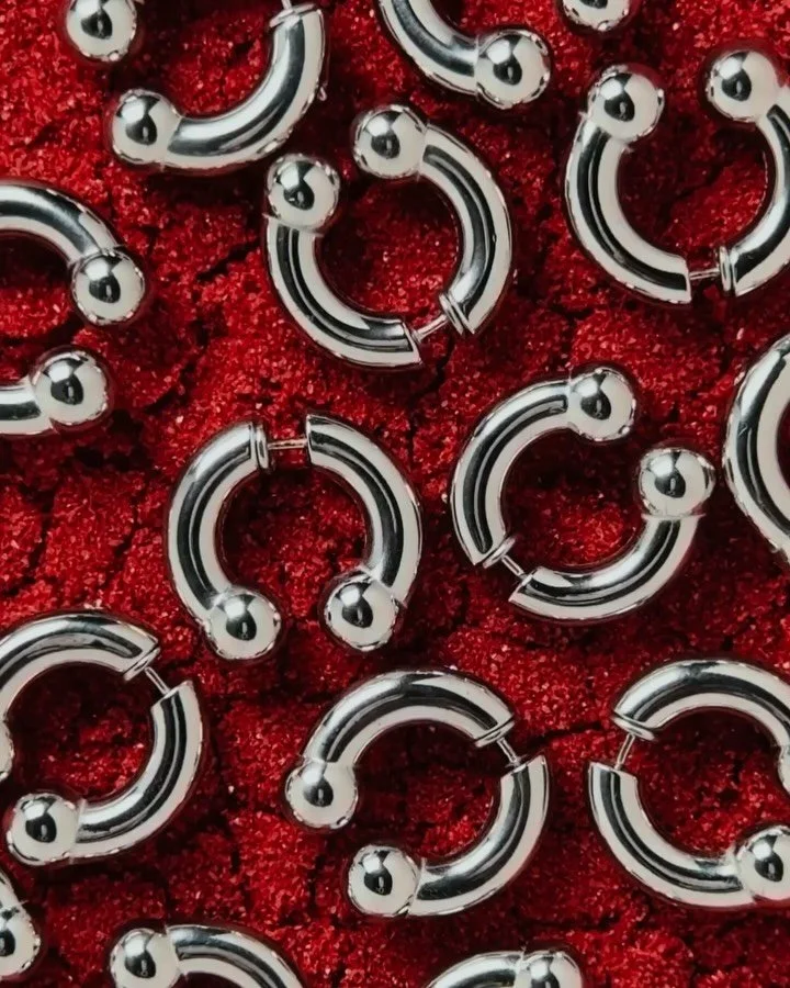 Your favourite Mini Albert is finally back!
Several pieces just dropped online and in select stores around the world📍