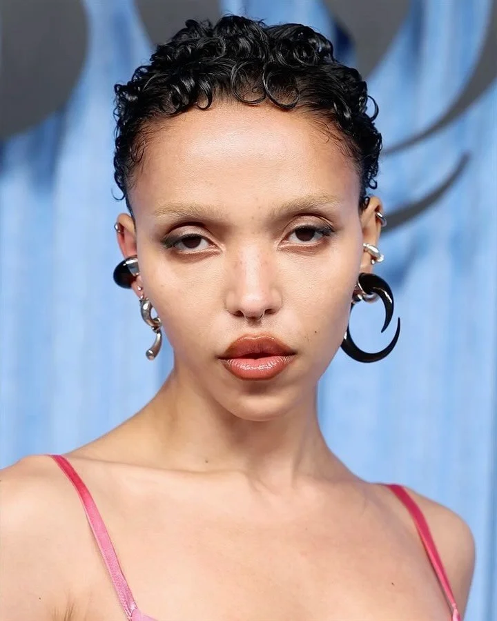 @fkatwigs looked ethereal at the BoF 500 gala in our Armada Earring and Abyss Ear Cuff, styled by @billylobos ⚒️