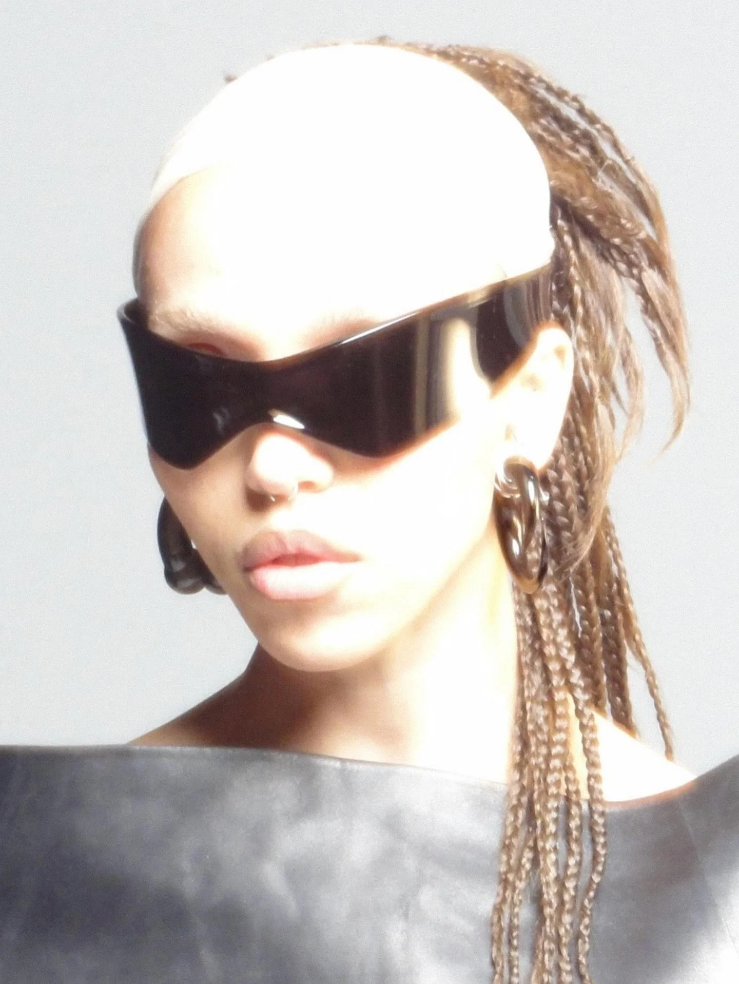 FKA twigs won her first-ever Grammy last night, and we&rsquo;re so emotional about it!
Celebrating with the cover story and backstage from the latest issue of ELLE UK, featuring @fkatwigs in Kiska Lab, shot by @louiebanksstudio and styled by @billylo