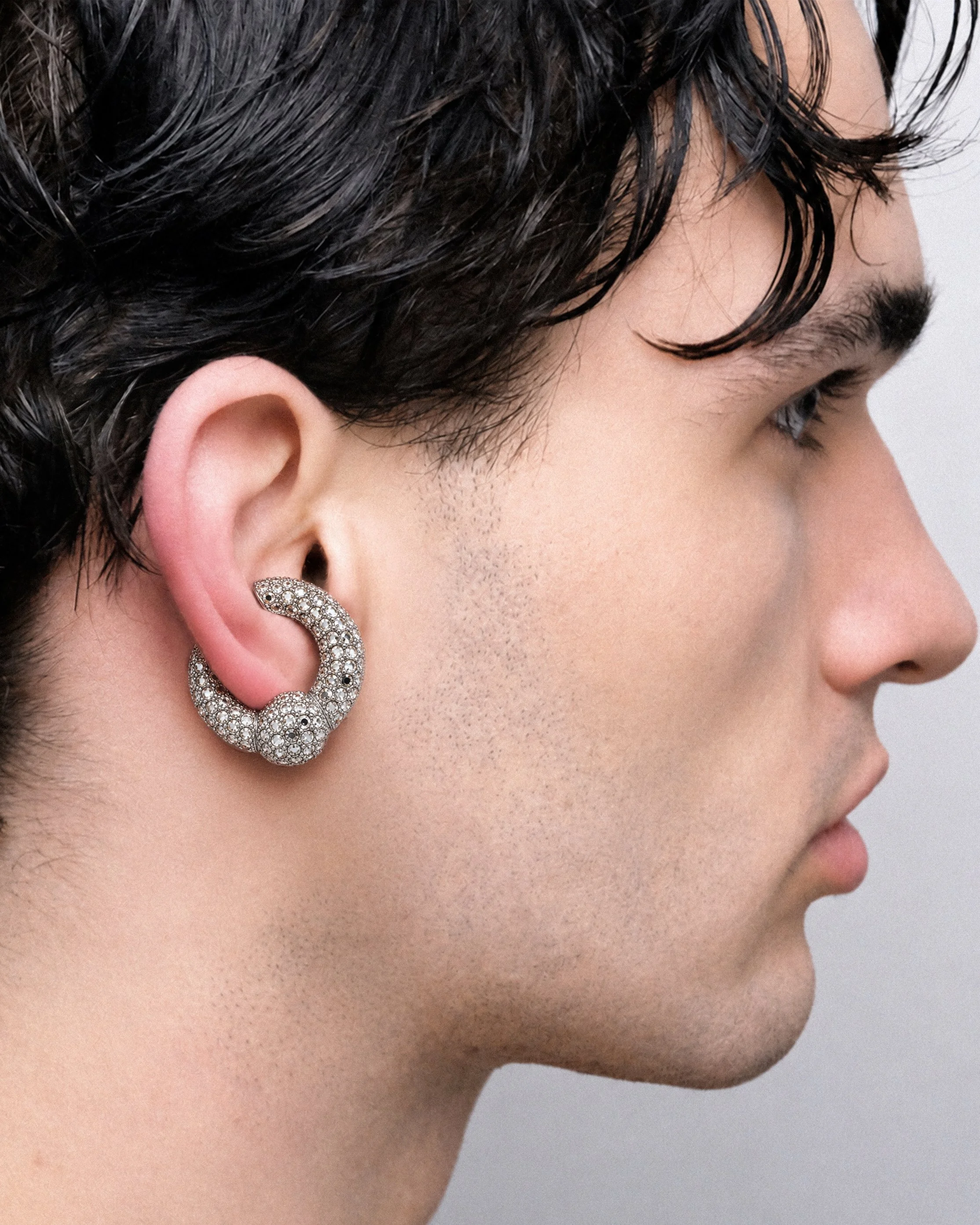 Kiska_lab_Crystal_Barbell_Ear_Cuff_look.jpg