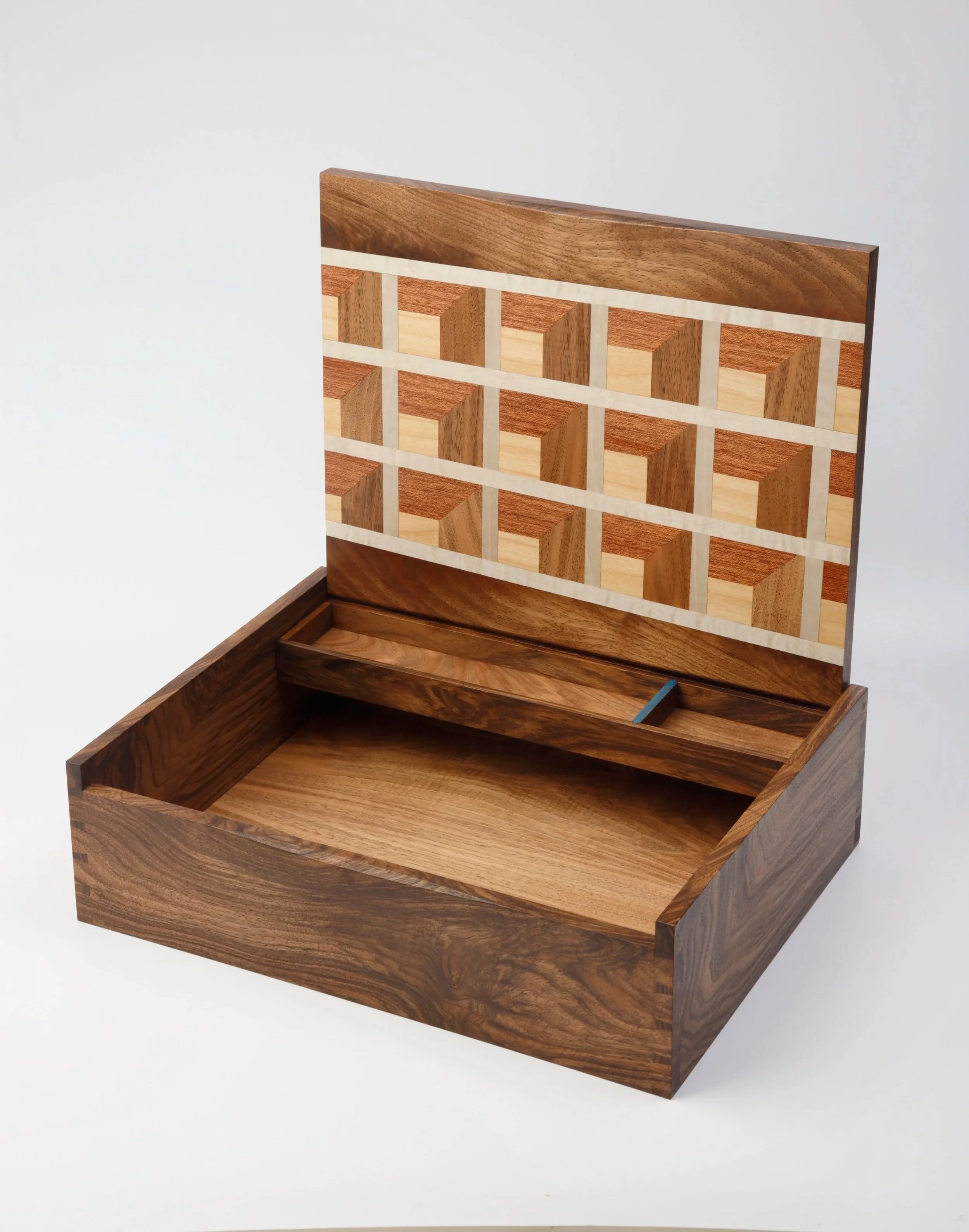 Guy+Box_006.jpg