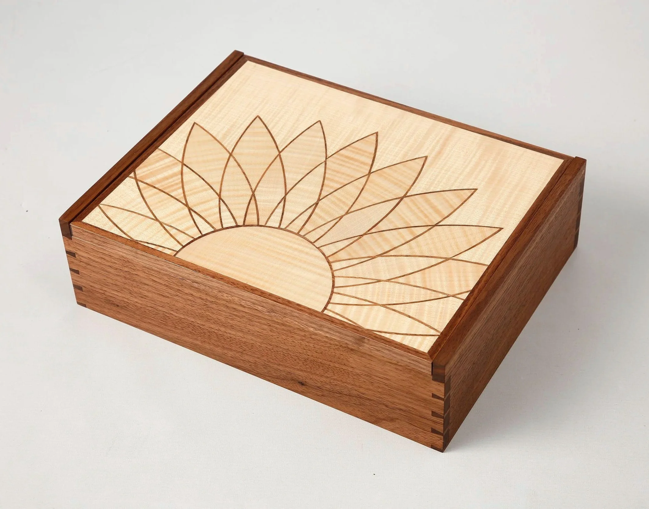 Mark+Box_006.jpg