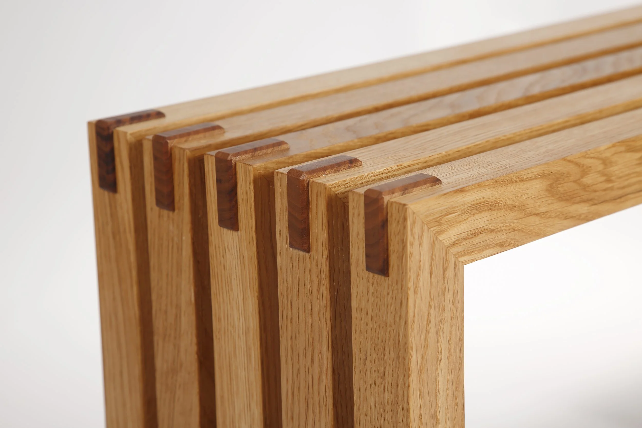 Tom bench_008.jpg
