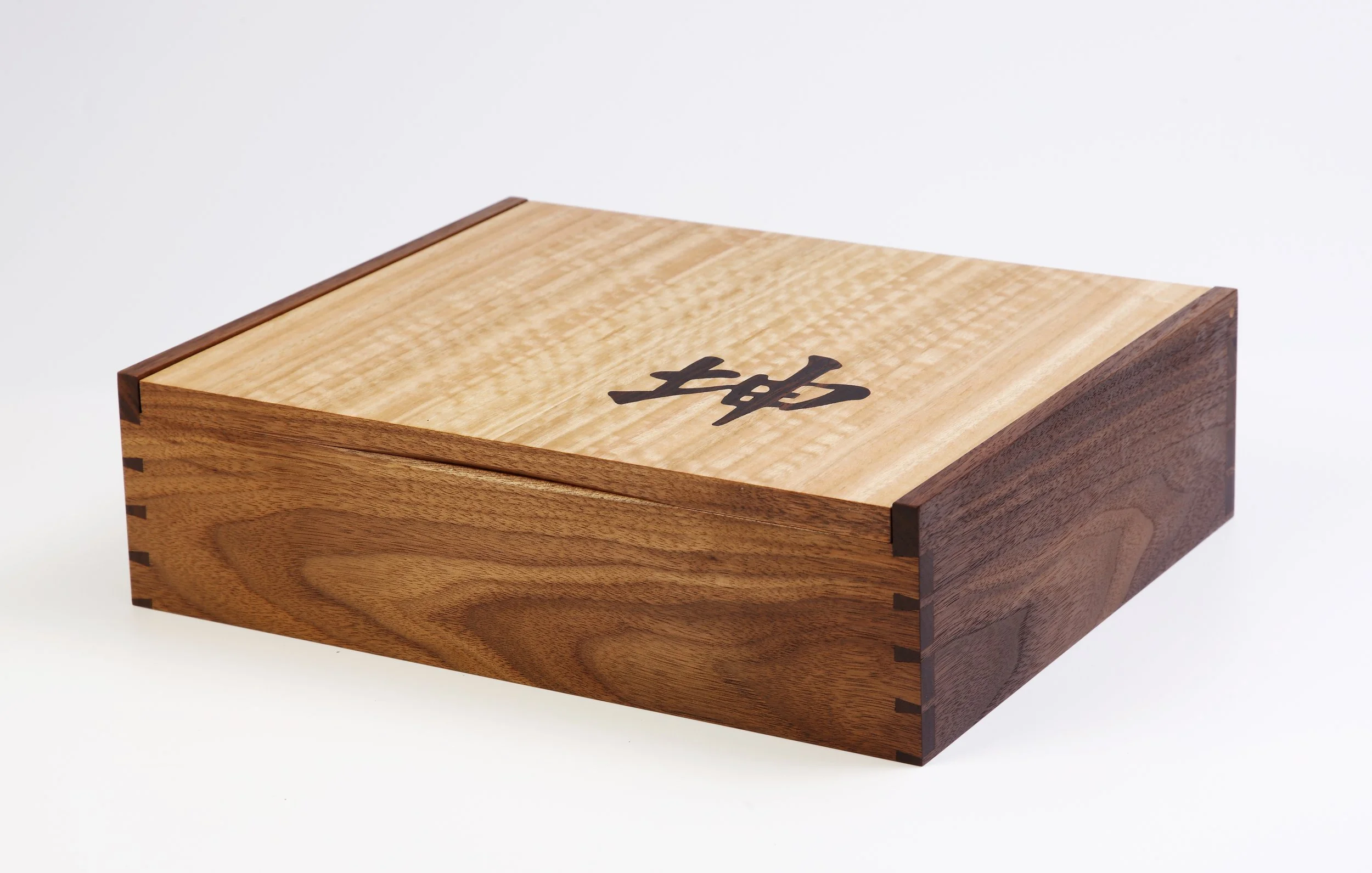 Yvonne Box003.jpg