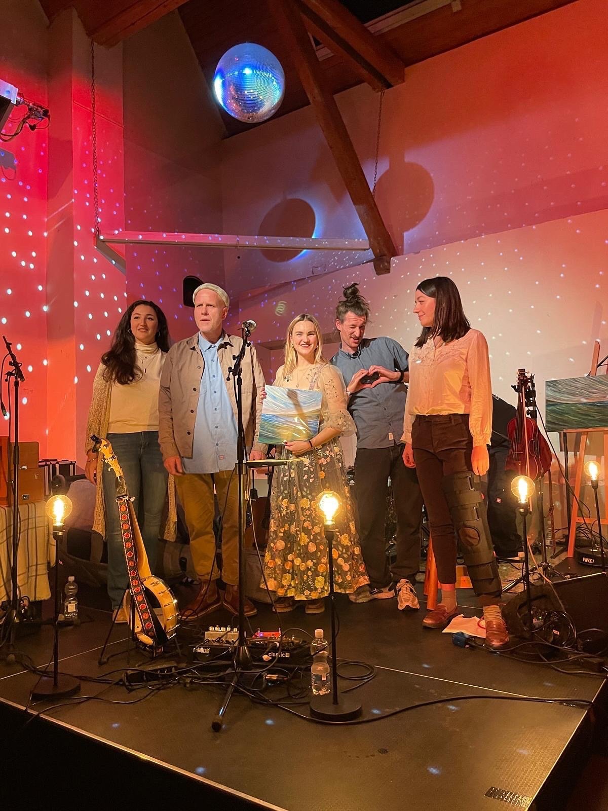 November has been full of musical highlights as well as personal challenges&hellip; but so very grateful for each opportunity to play my little songs to attentive crowds with amazing musicians by my side&hellip;
&hellip;and to listen to beautiful mus