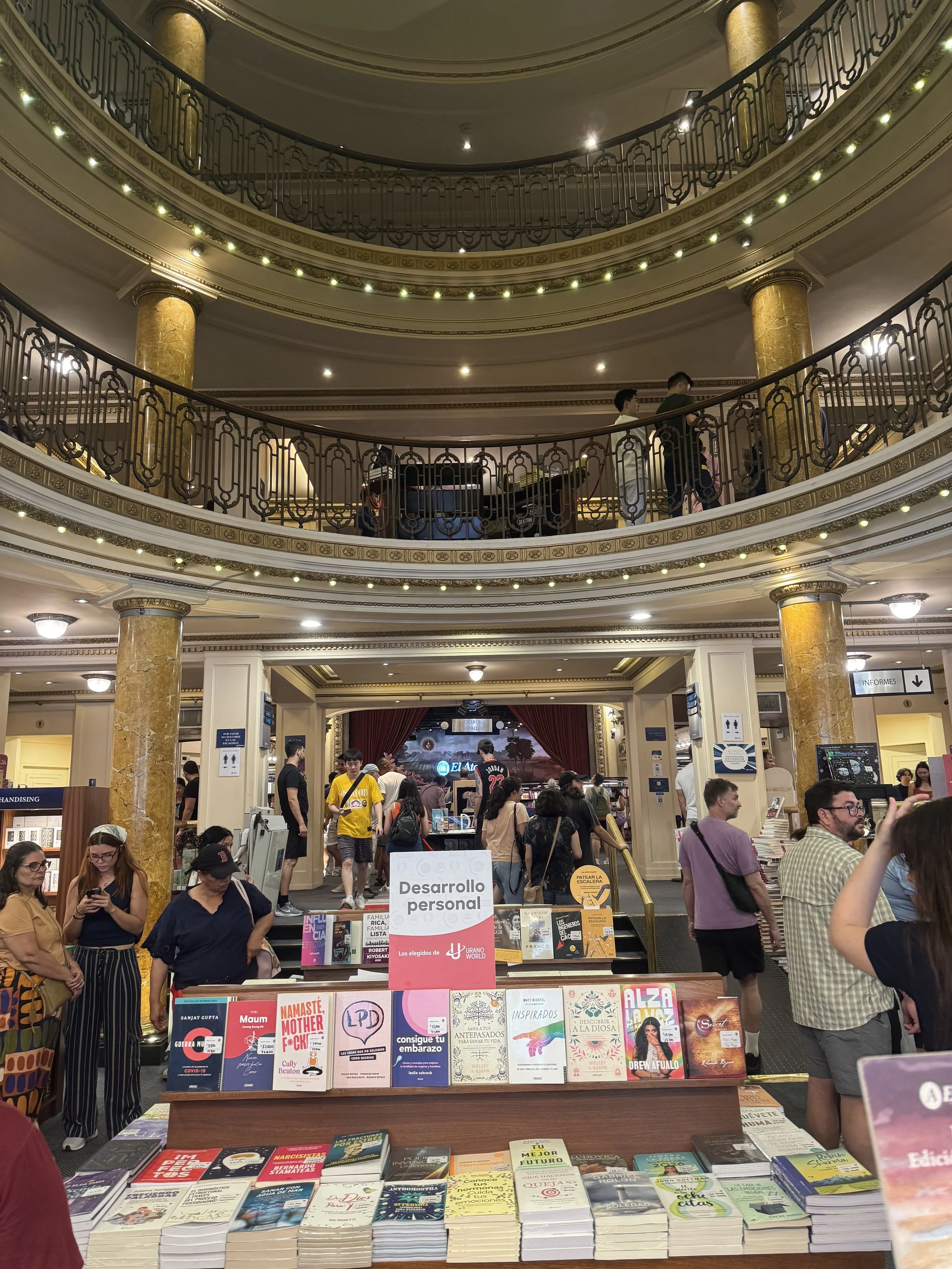 El Ateneo Grand Splendid bookstore balconies January 2026