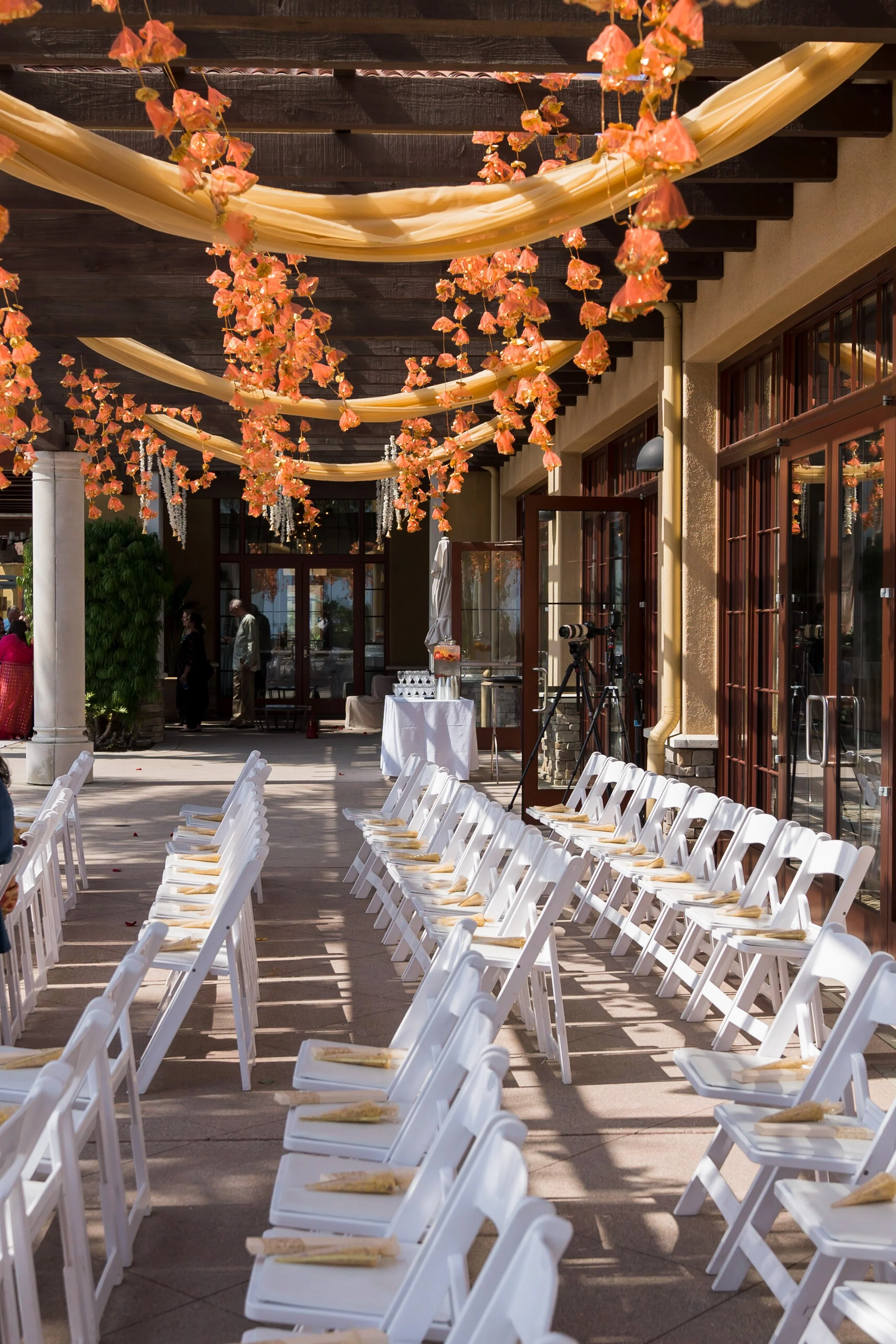 09-kirsten_sid-Coastal_indian-fusion-wedding-carlsbard.jpg