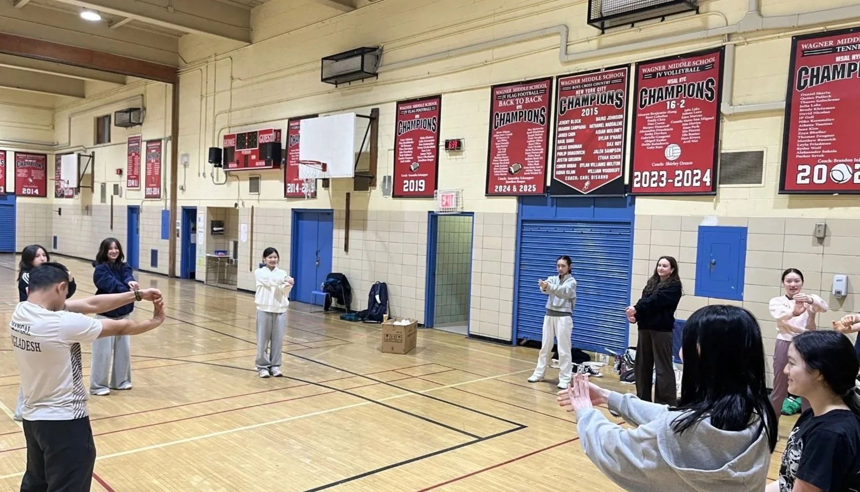 GROUP CLASS - MANHATTAN