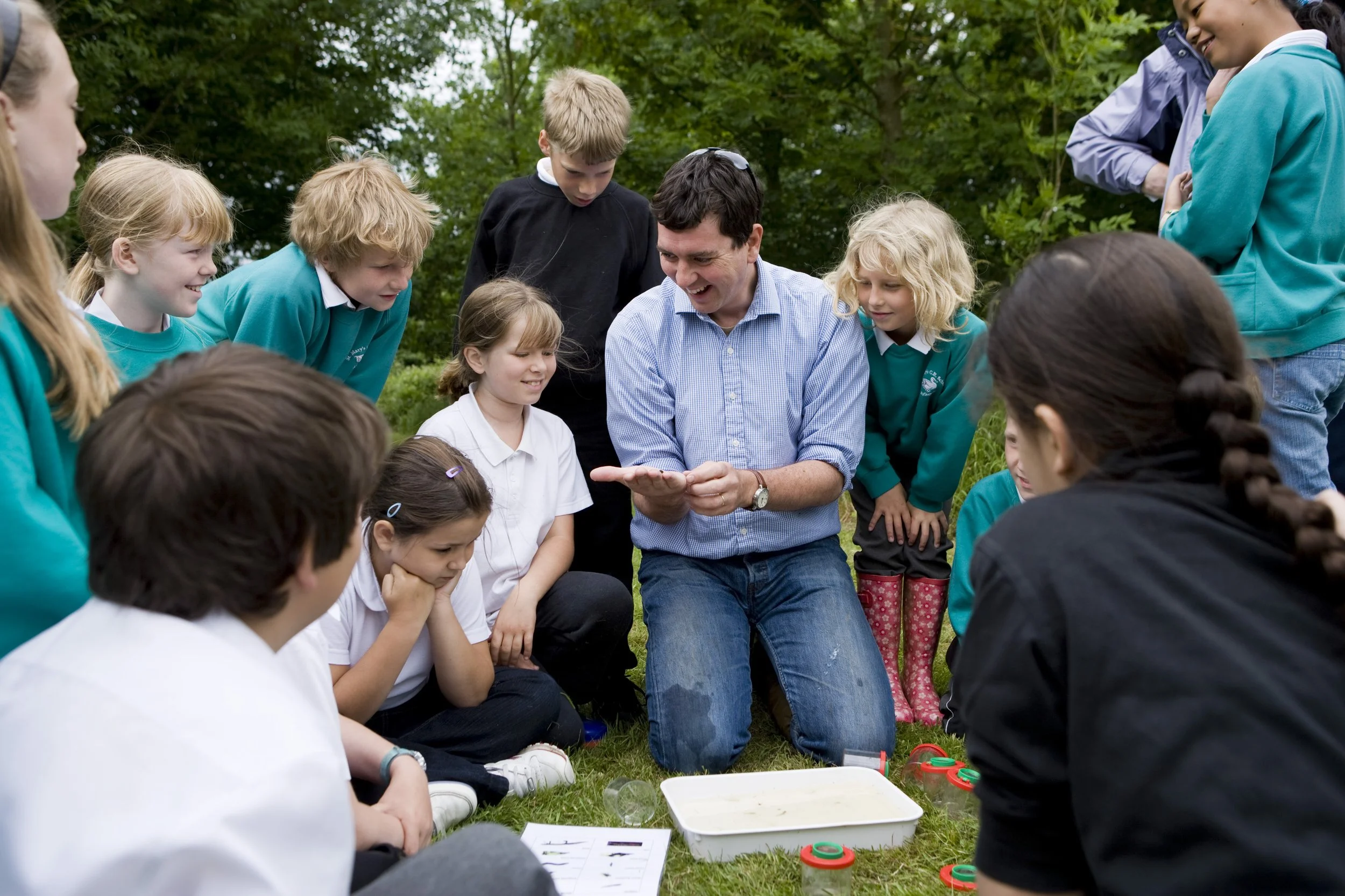 outdoor-classroom-with-teacher-and-children-for-client-the-ernest-cook-trust-by-alexander-caminada-photography-13209-126.jpg