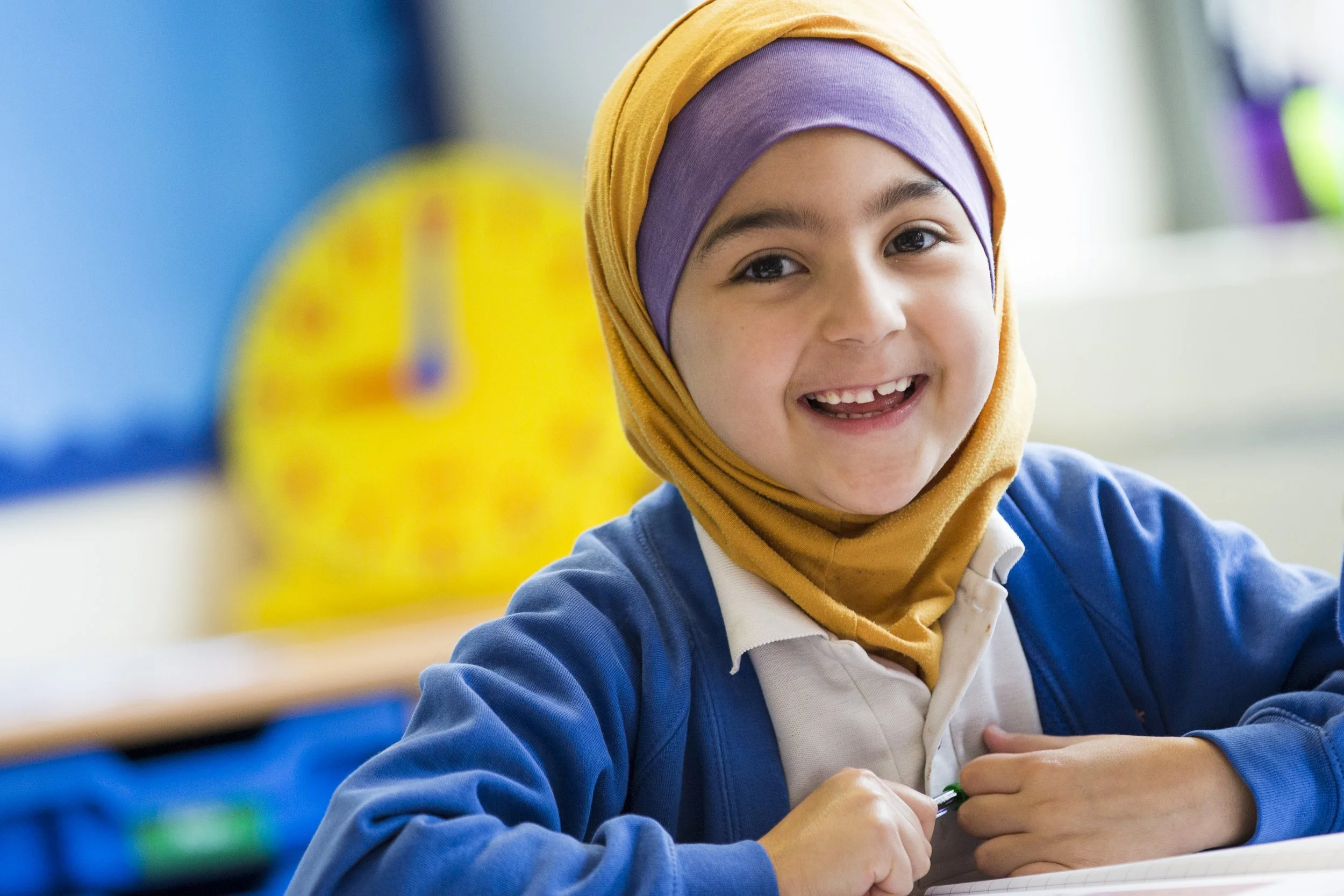 portrait-of-girl-in-a-classroom-by-alexander-caminada-photography-14068-007.jpg