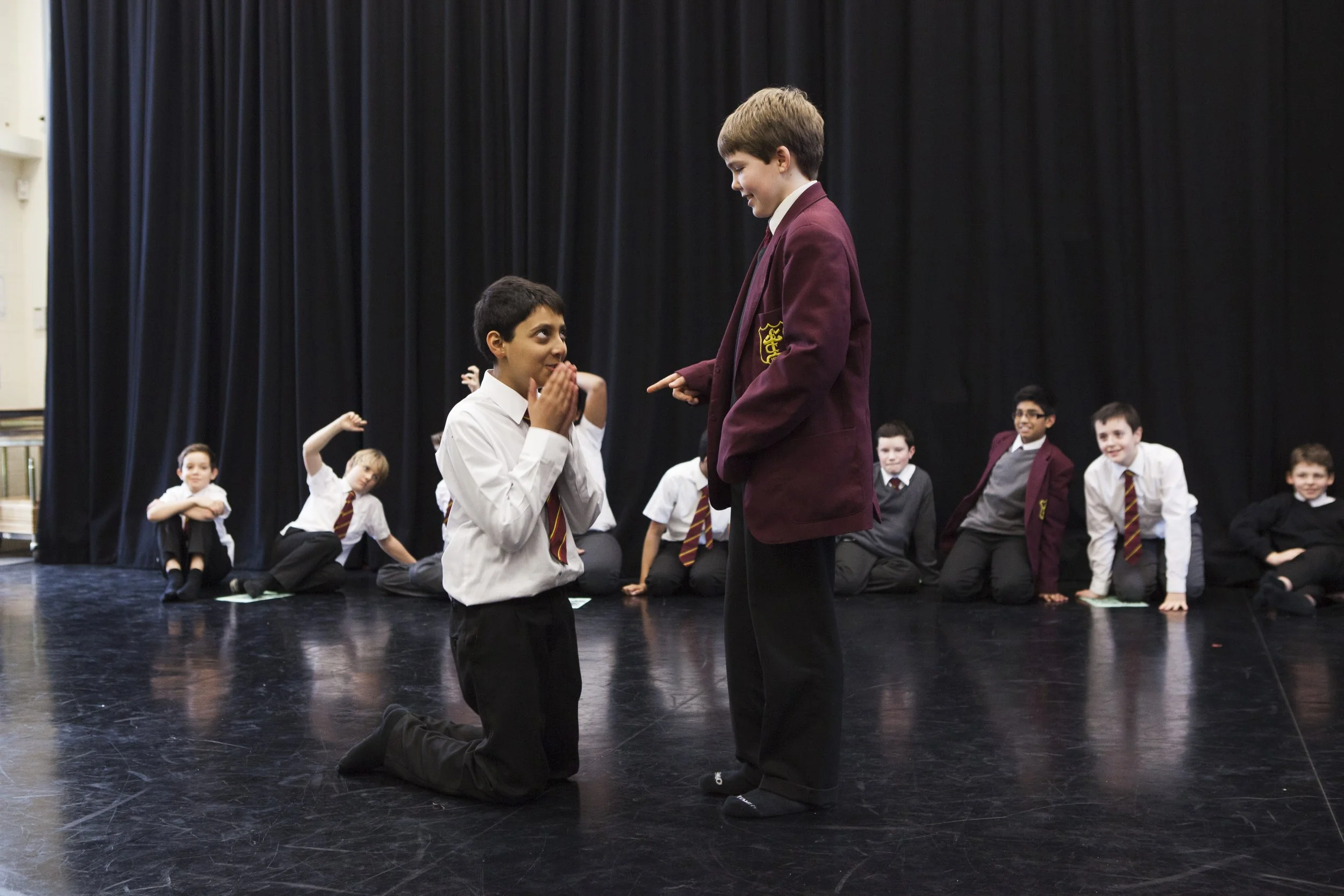 two-boys-during-a-drama-class-by-alexander-caminada-photography-13836-086.jpg