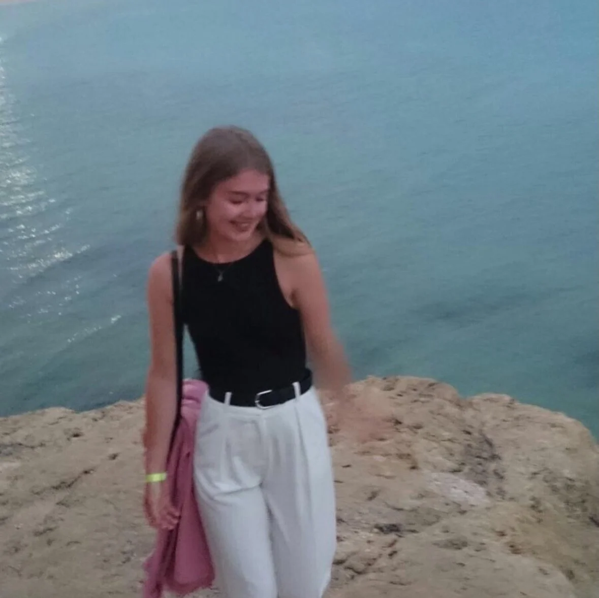 2016 em was cute I guess!! 

Topshop cigarette pants in every colour, pink was my fave. Hoop earrings every day, lime crime liquid lip, Anastasia Beverley hills dip brow and tumblr was life😂 loving life in chez col finishing our final collections, n