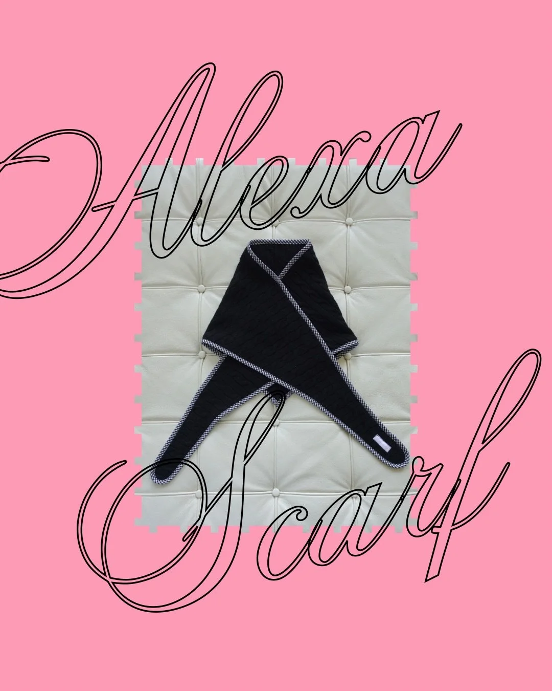 ⭐️ Alexa Scarves in brand new colour ways ⭐️

Handmade by me! Using Deadstock 100% Wool cable knit and Deadstock gingham cotton binding. 

Choose from:
Black with black and white gingham 🖤🤍
Brown with baby blue and white gingham 🤎🩵
Marl grey with