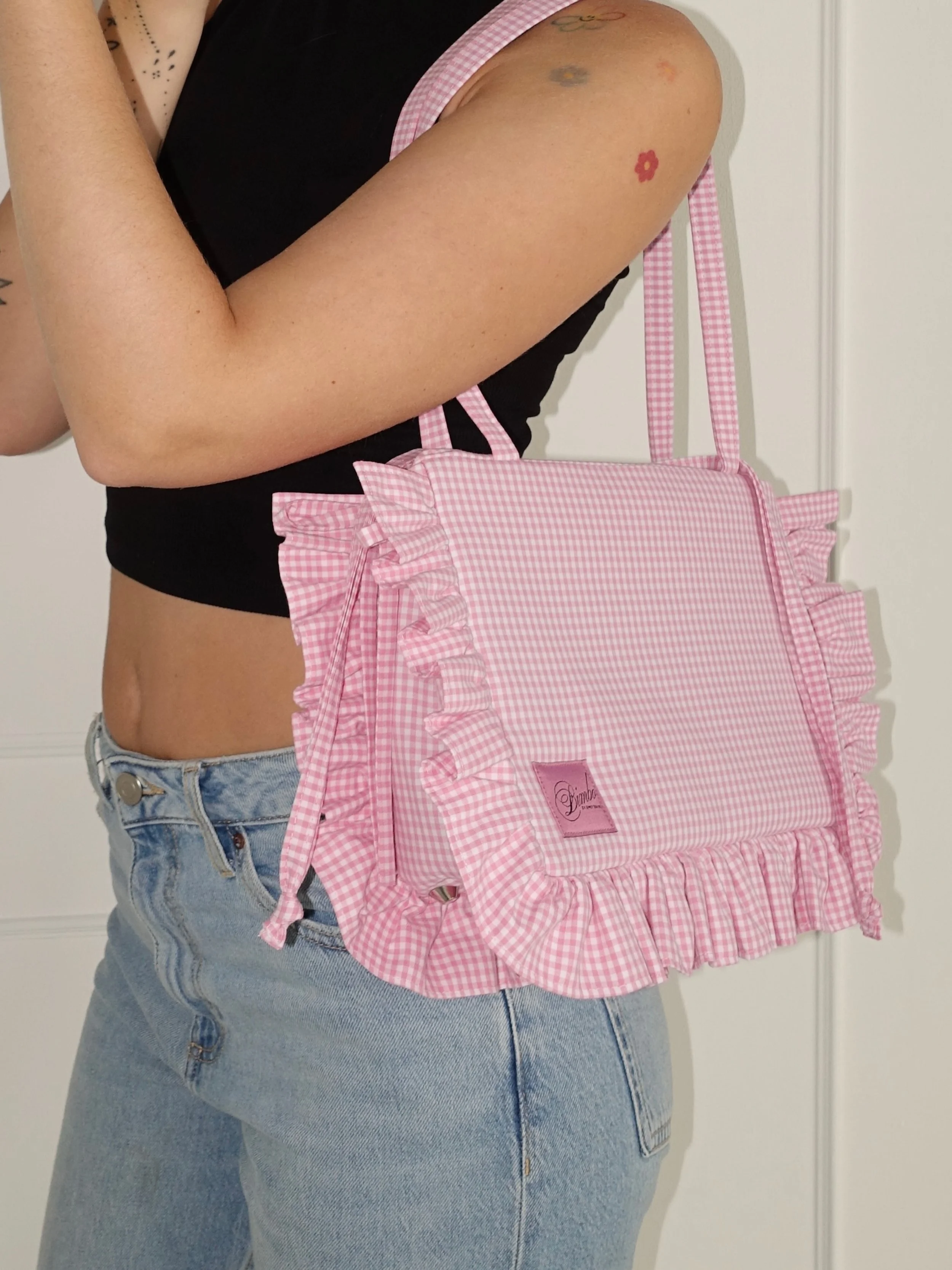 Sometimes an outfit is missing just one thing, and that thing is a Bimbo bag 💅🏻
